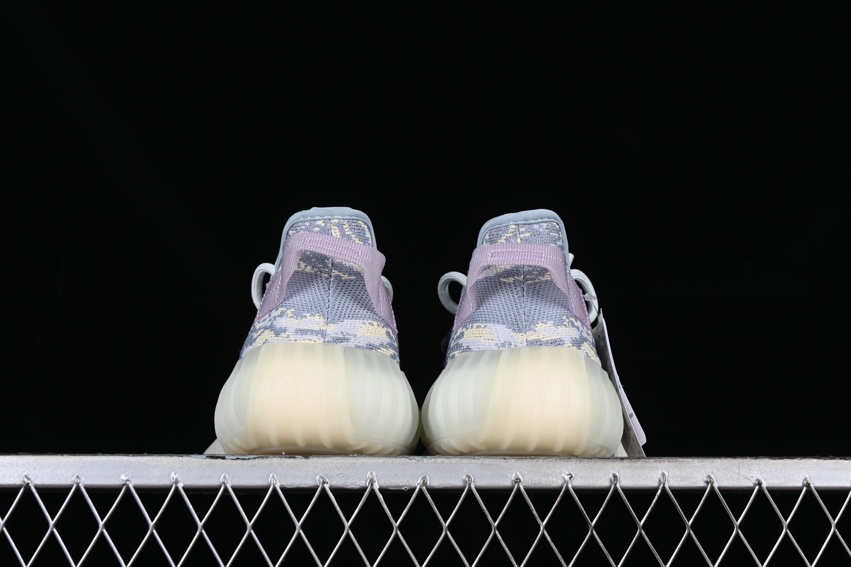 adidasUnisex Yeezy Boost 350 V2 - MX Frost Blue