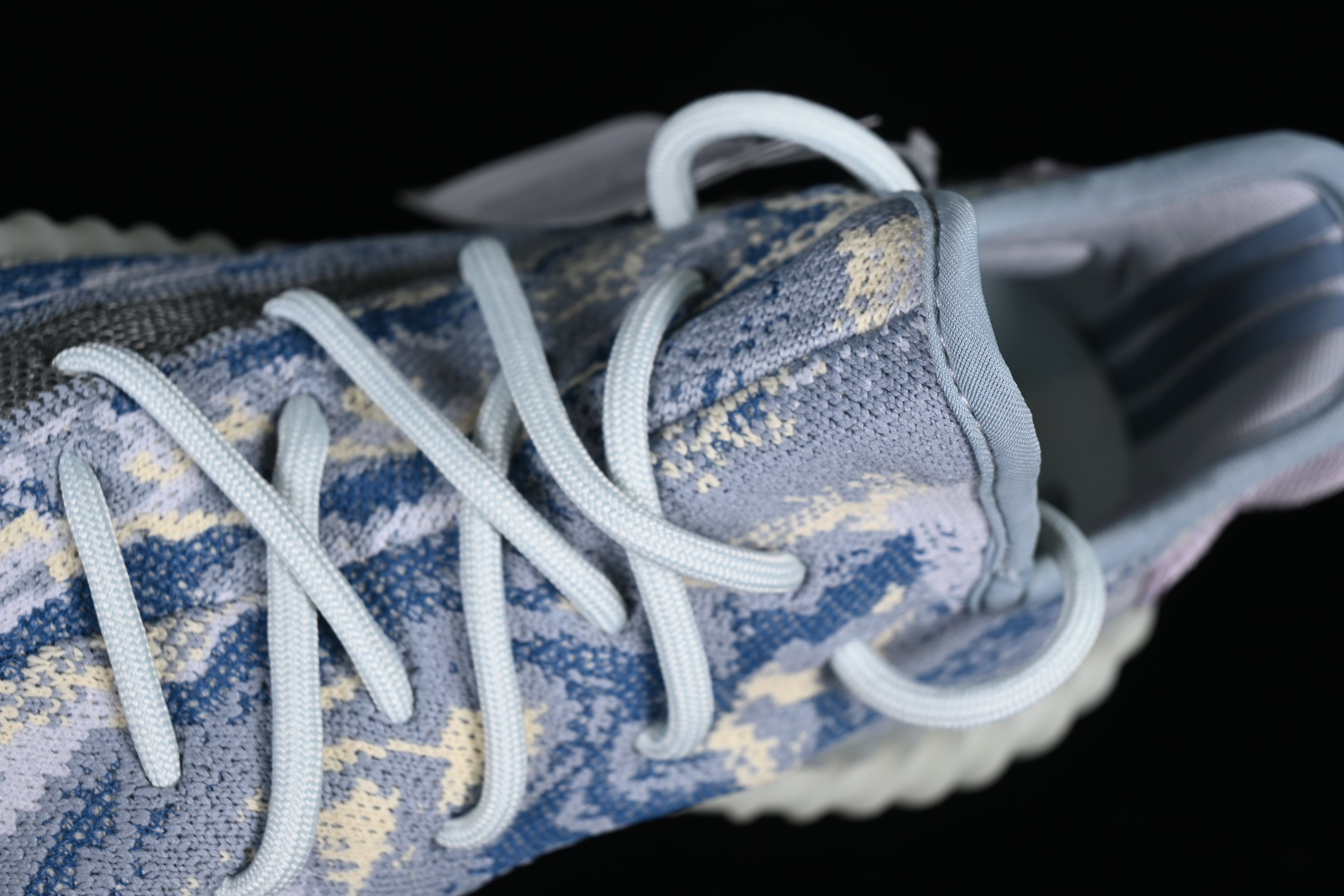 adidasUnisex Yeezy Boost 350 V2 - MX Frost Blue