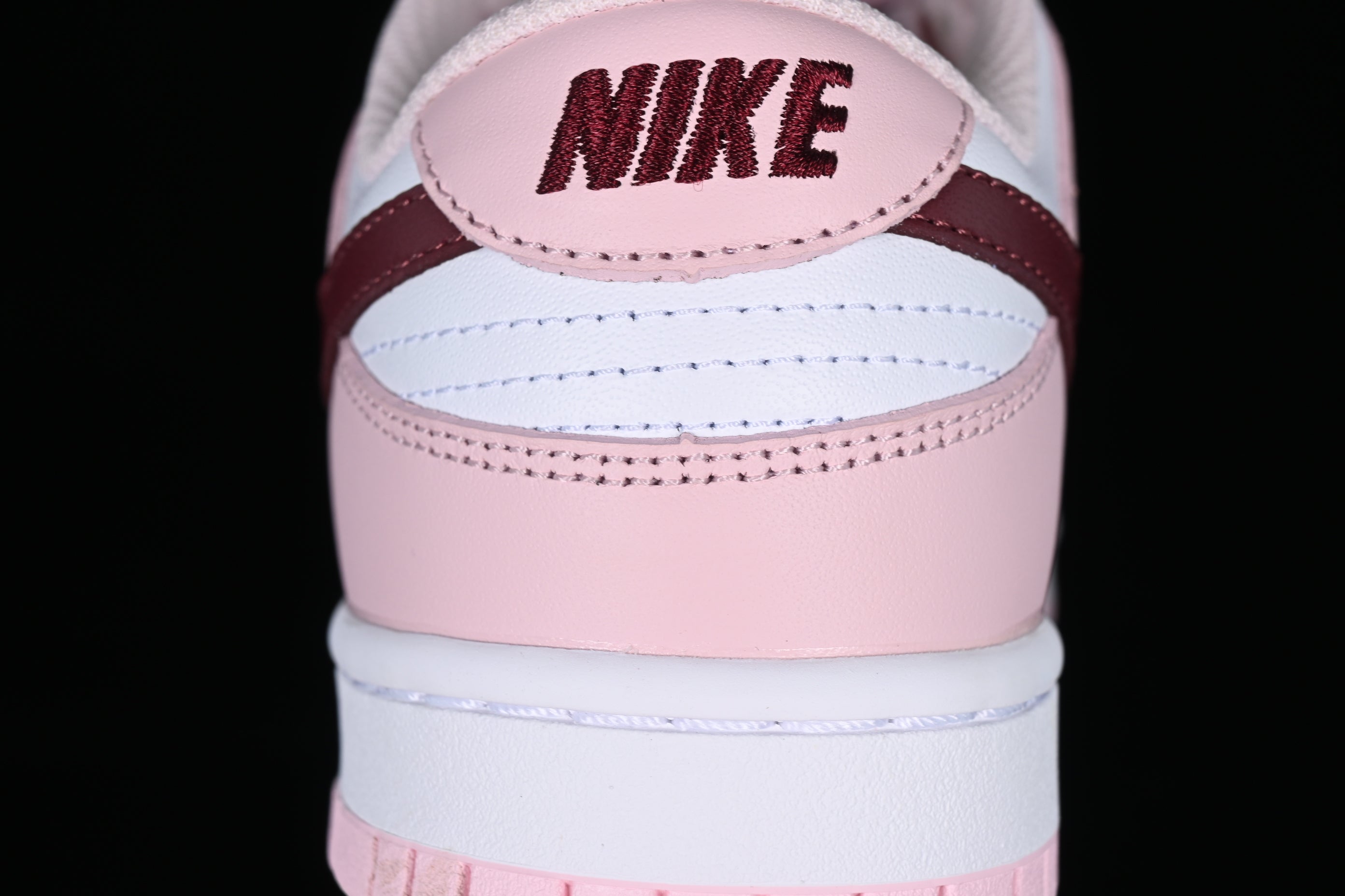 NikeUnisex SB Dunk Low - Pink Foam