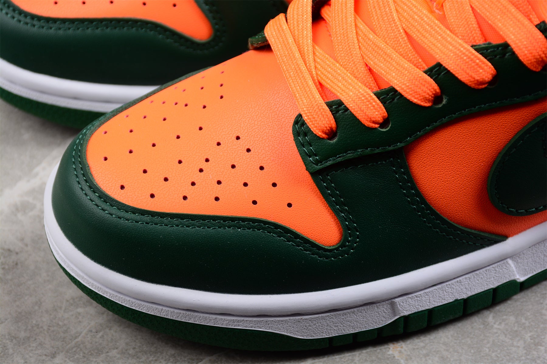 NikeMens SB Dunk Low - Miami Hurricanes