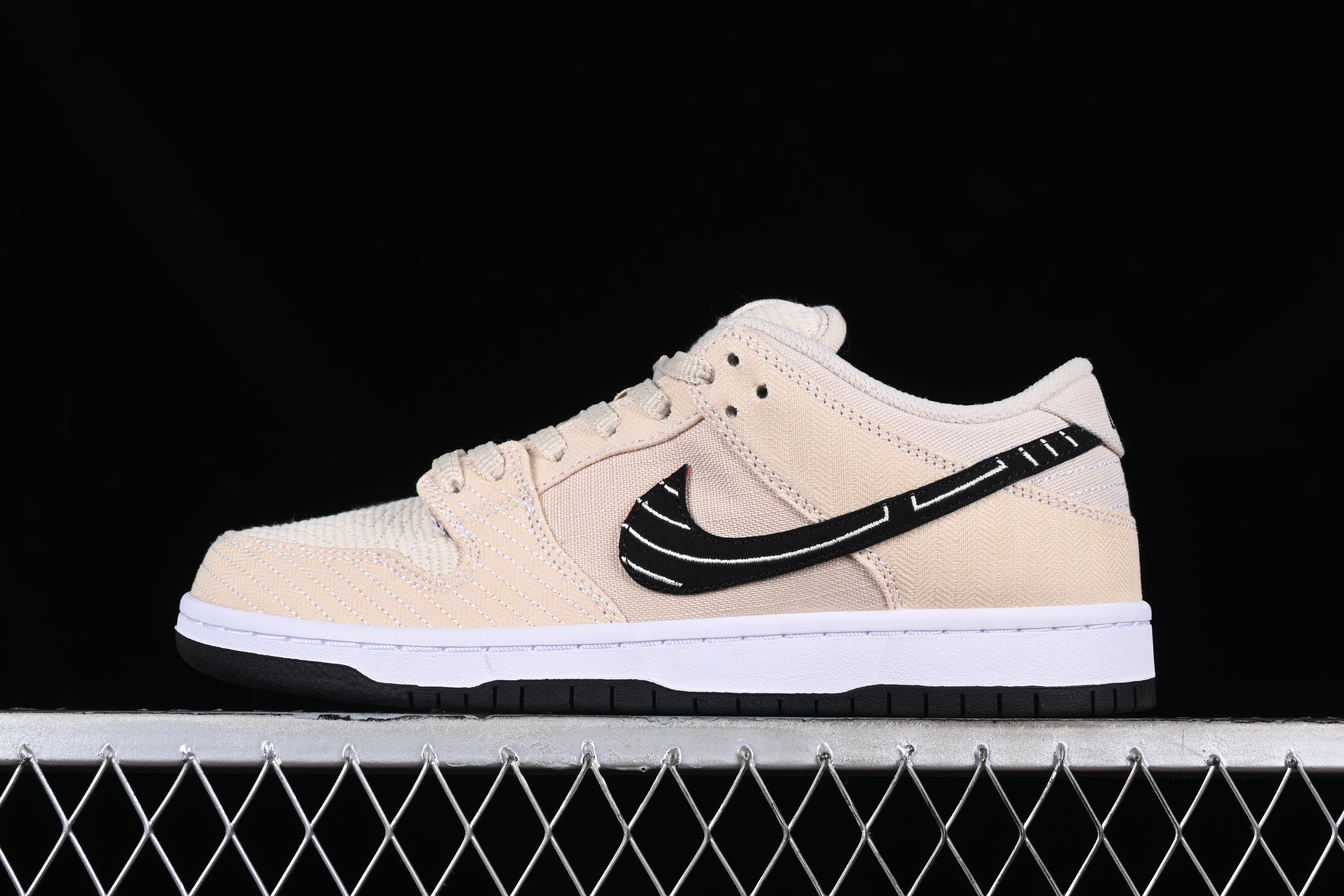 NikeSB Dunk Low - Albino preto