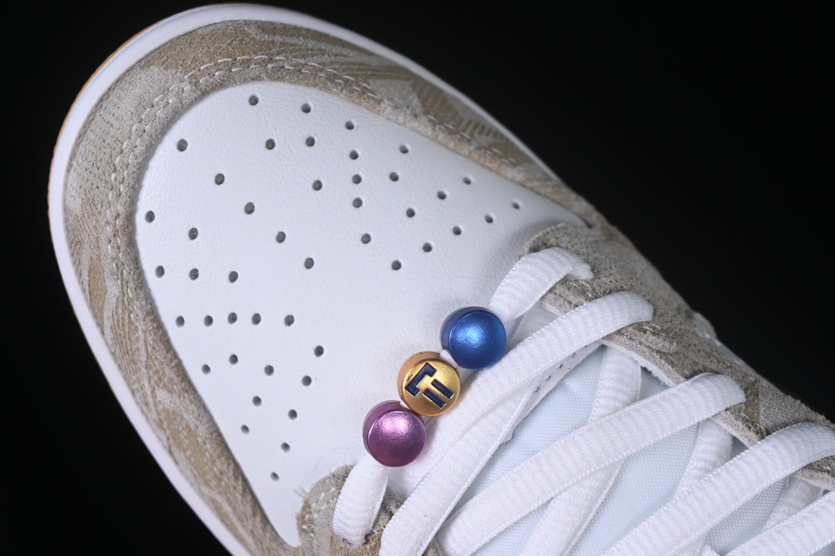 Rayssa Leal x NikeSB Dunk Low - White