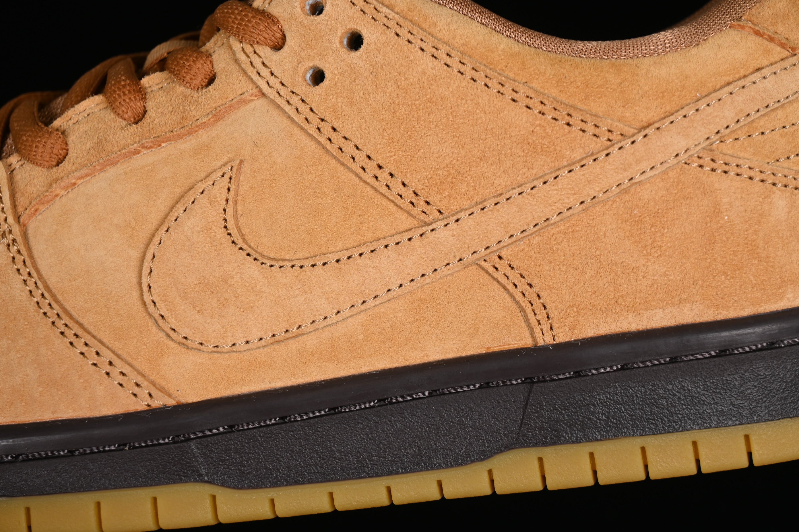 NikeUnisex SB Dunk Low - Wheat