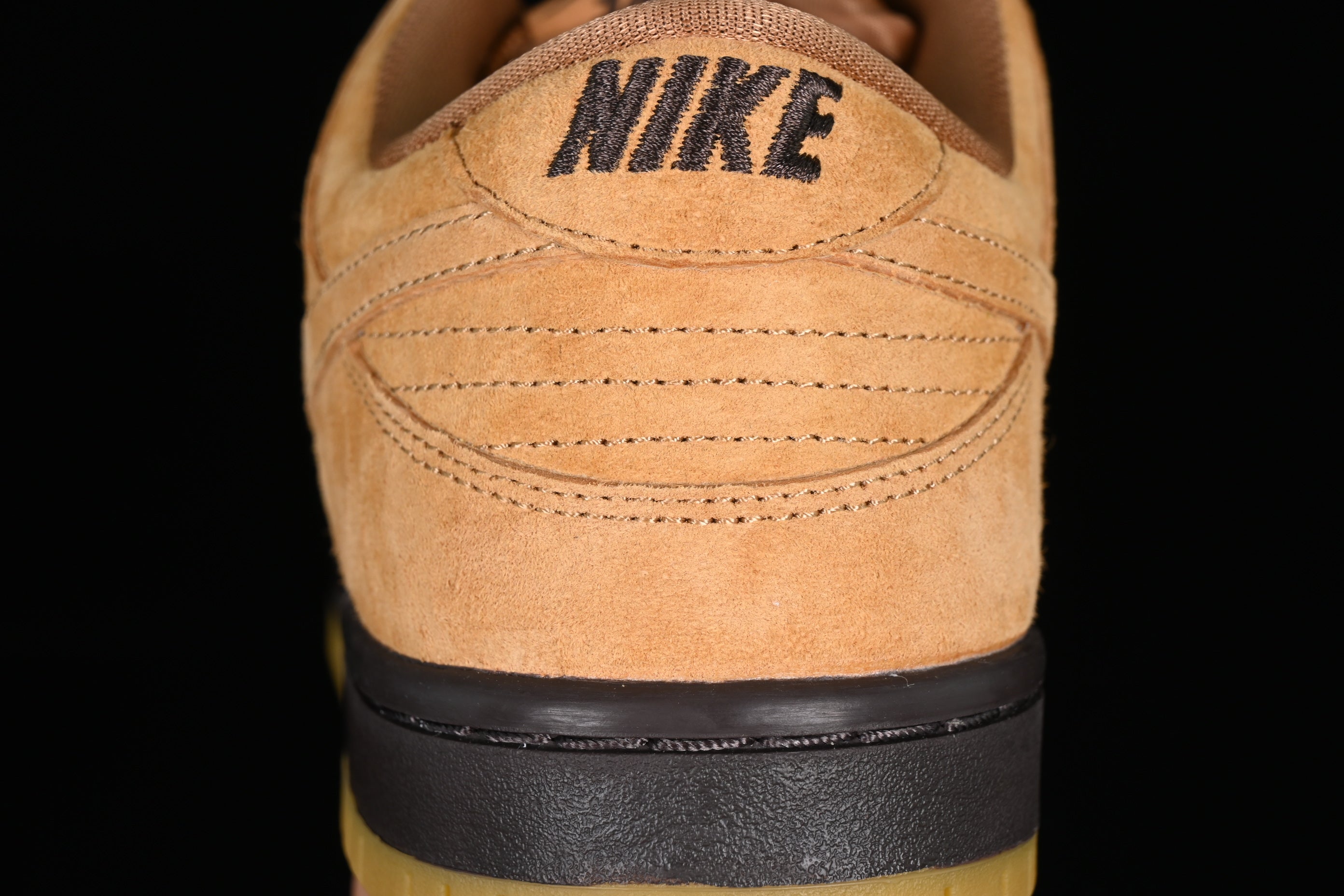 NikeUnisex SB Dunk Low - Wheat