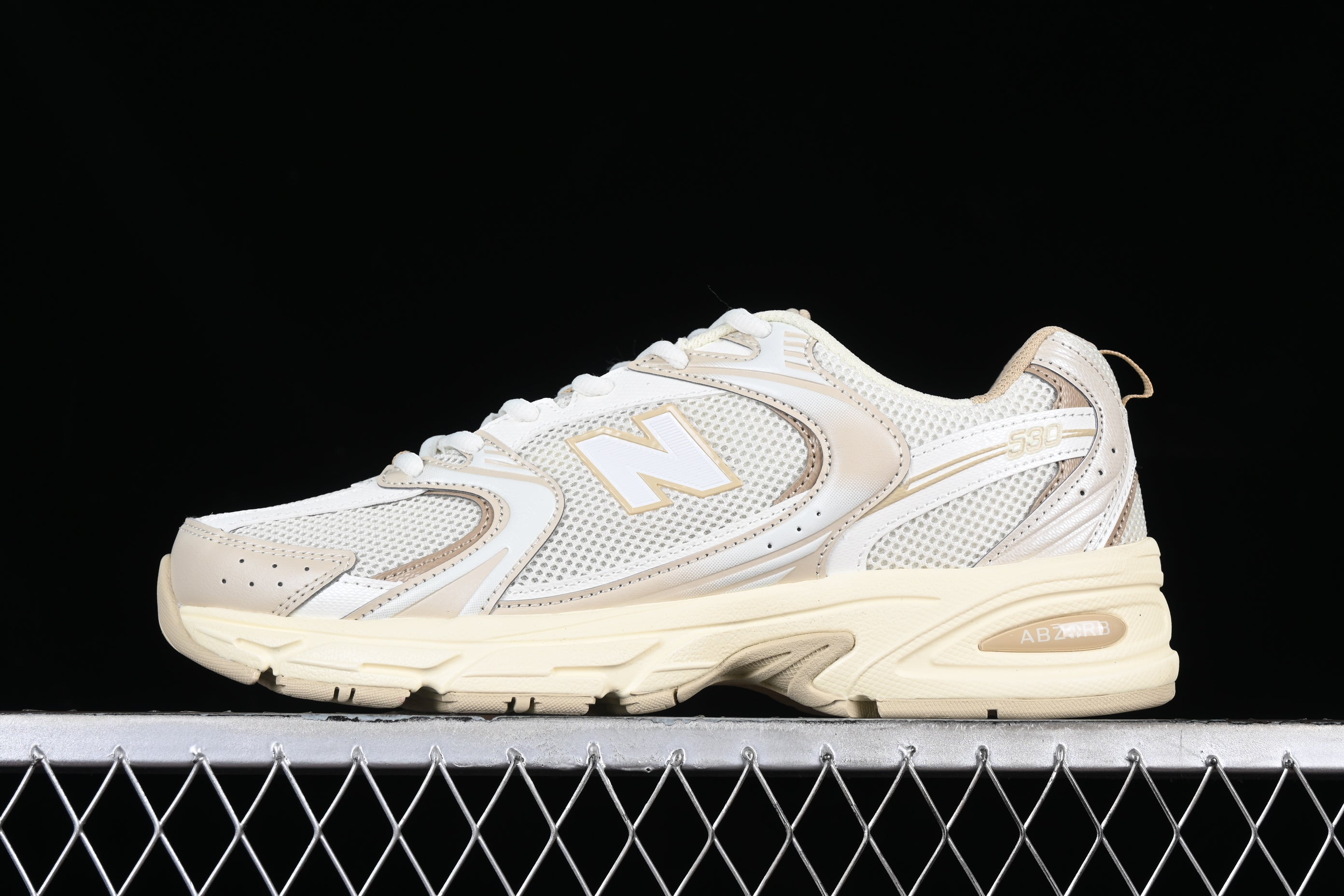 Unisex New Balance 530 - Beige Angora