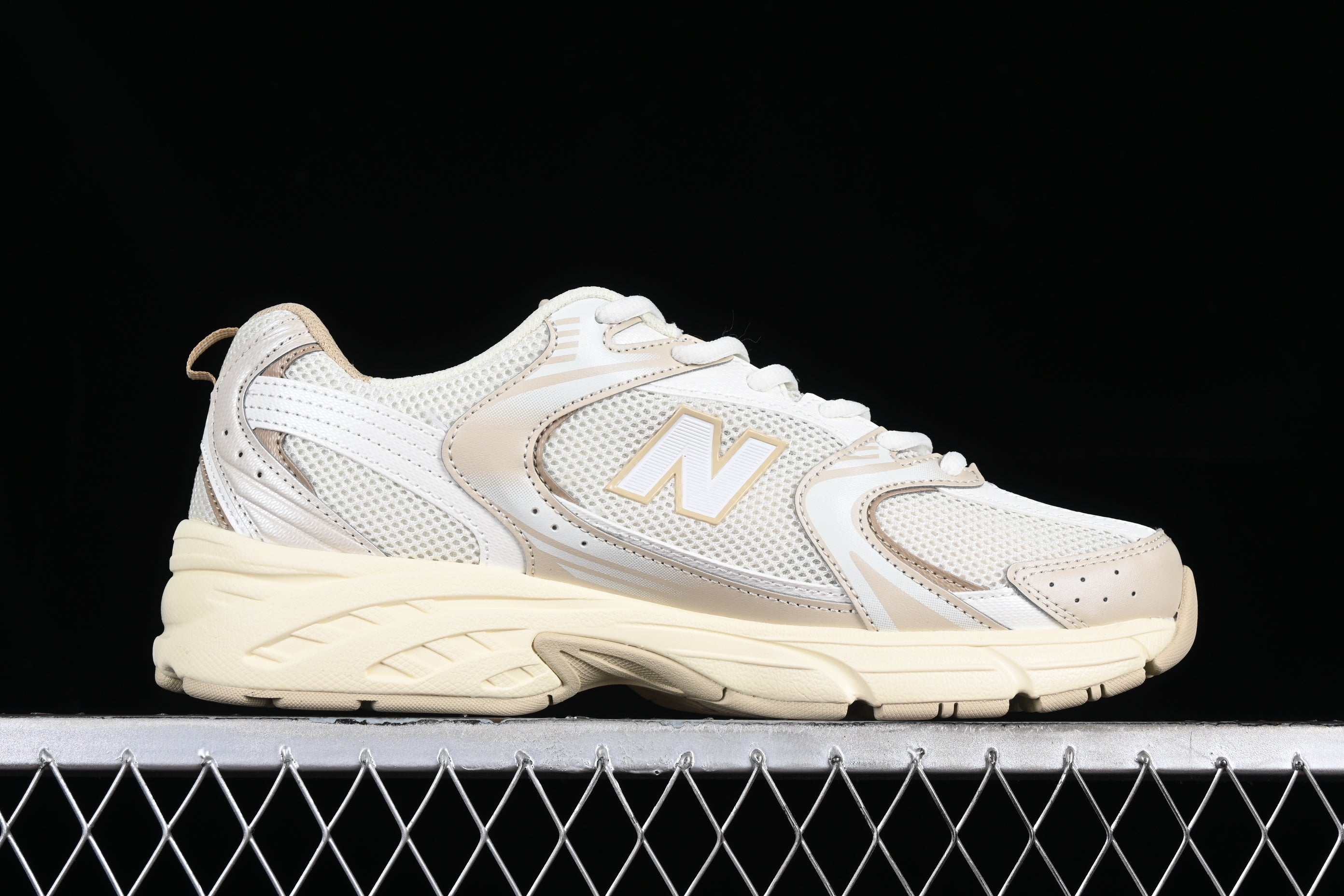 Unisex New Balance 530 - Beige Angora