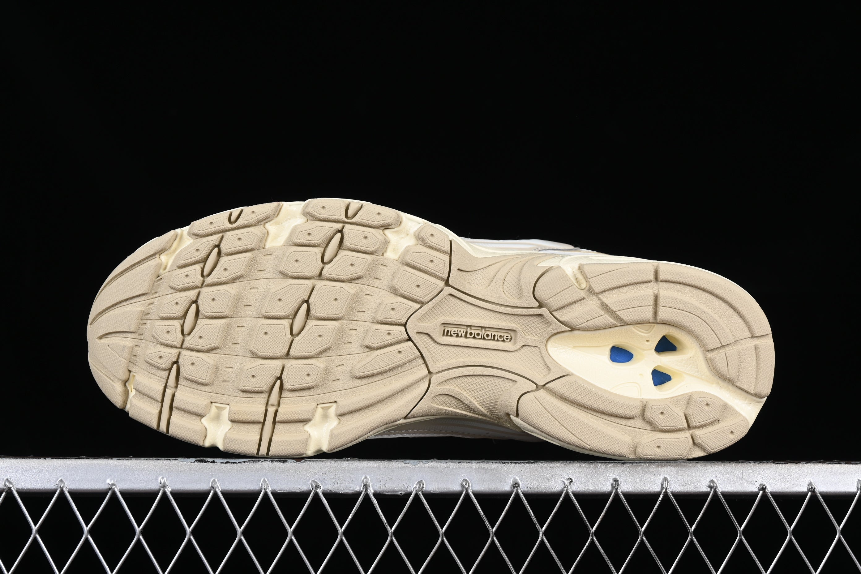 Unisex New Balance 530 - Beige Angora