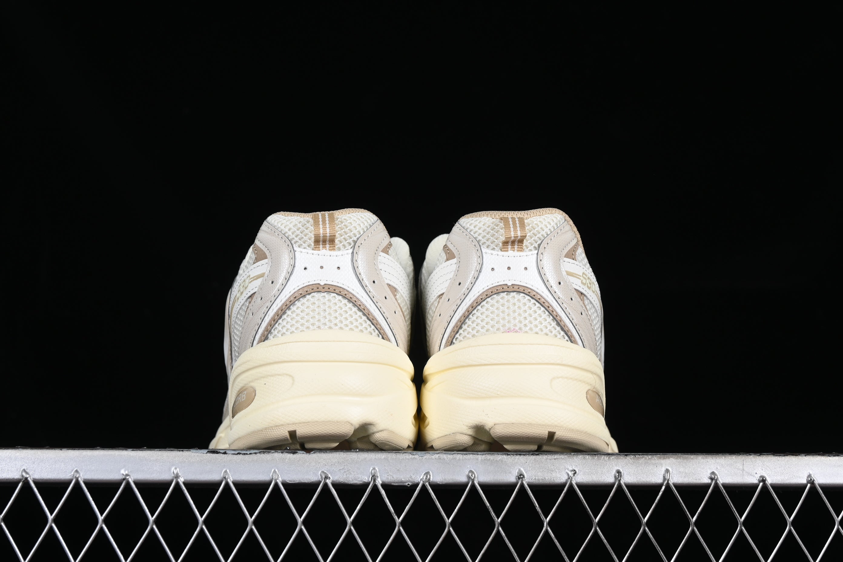 Unisex New Balance 530 - Beige Angora