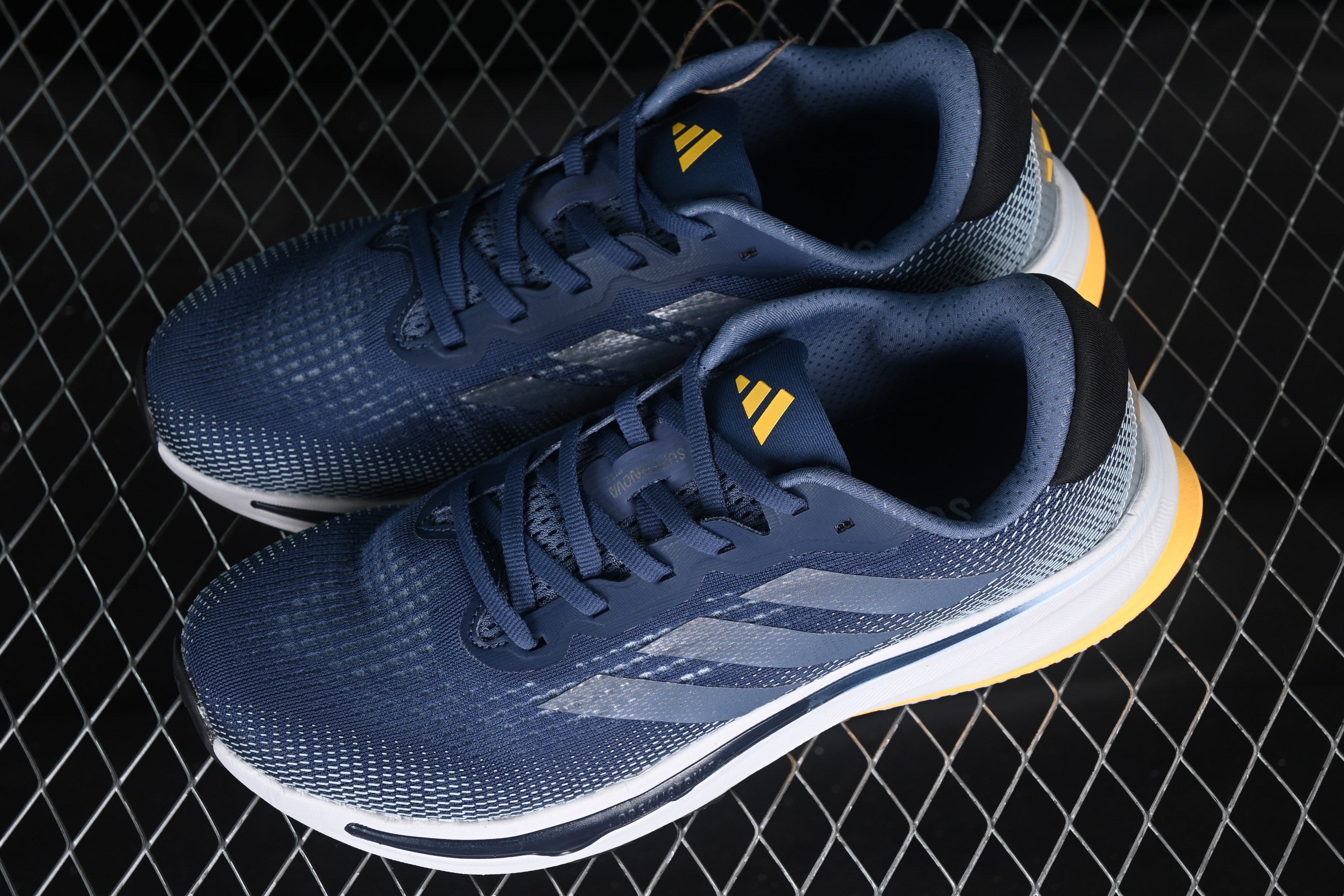 adidasUnisex Supernova Rise - Blue