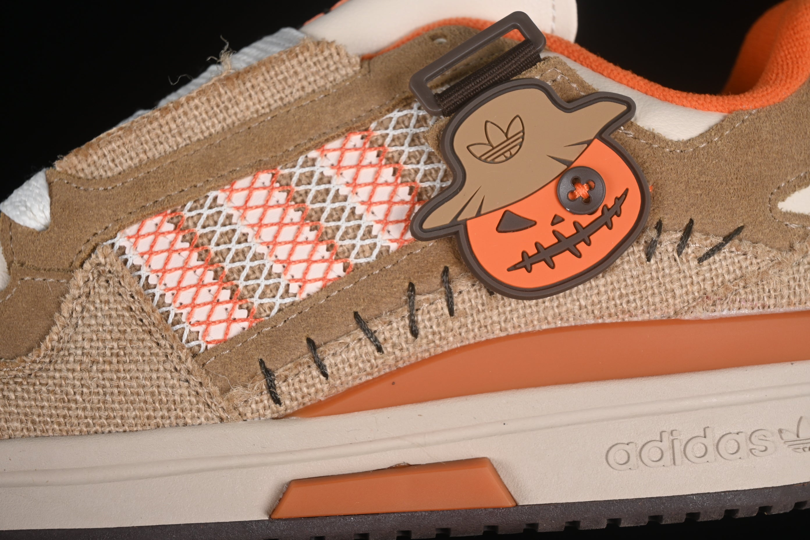 adidasMens Forum Low - Halloween