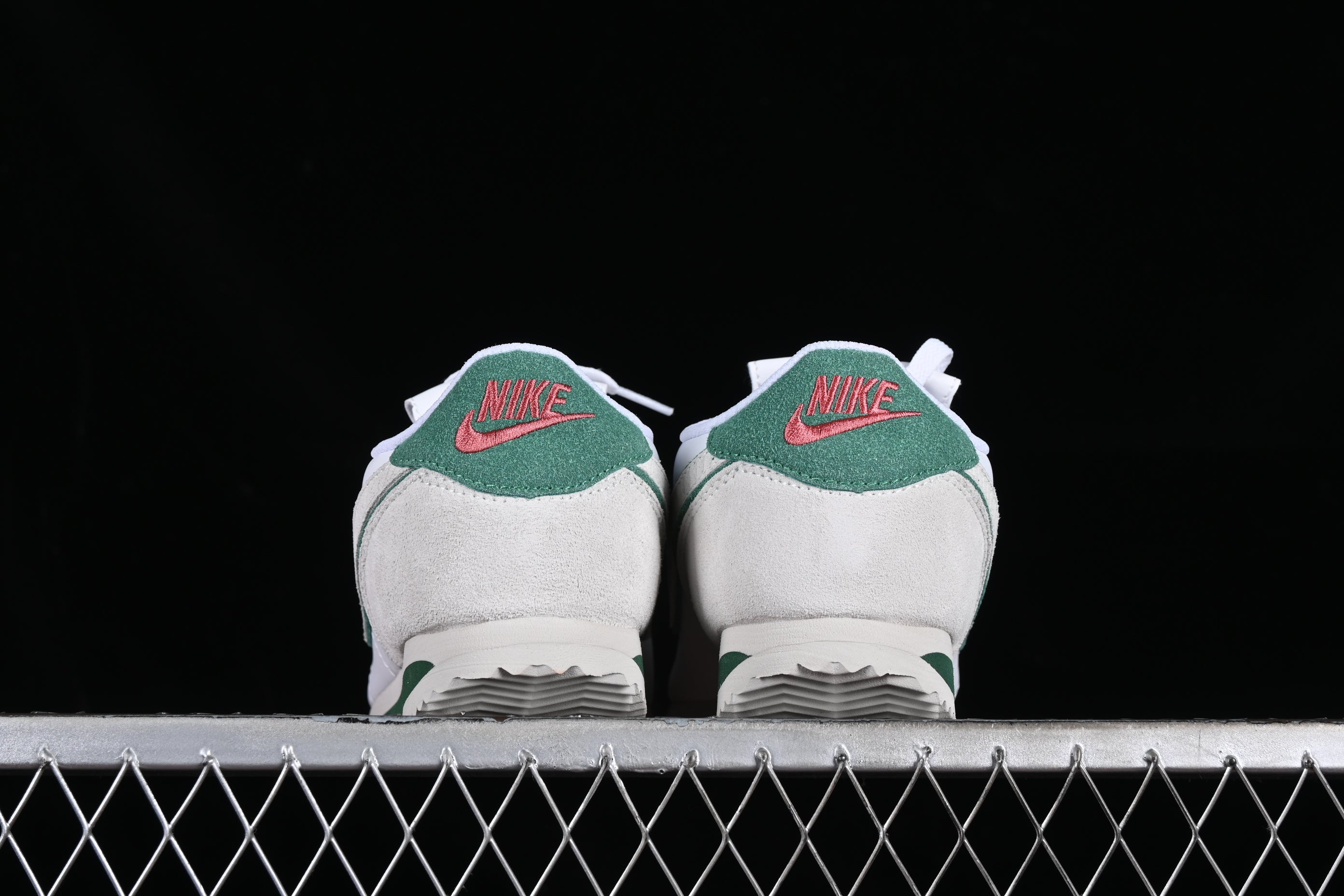 NikeUnisex Cortez - All Petals United