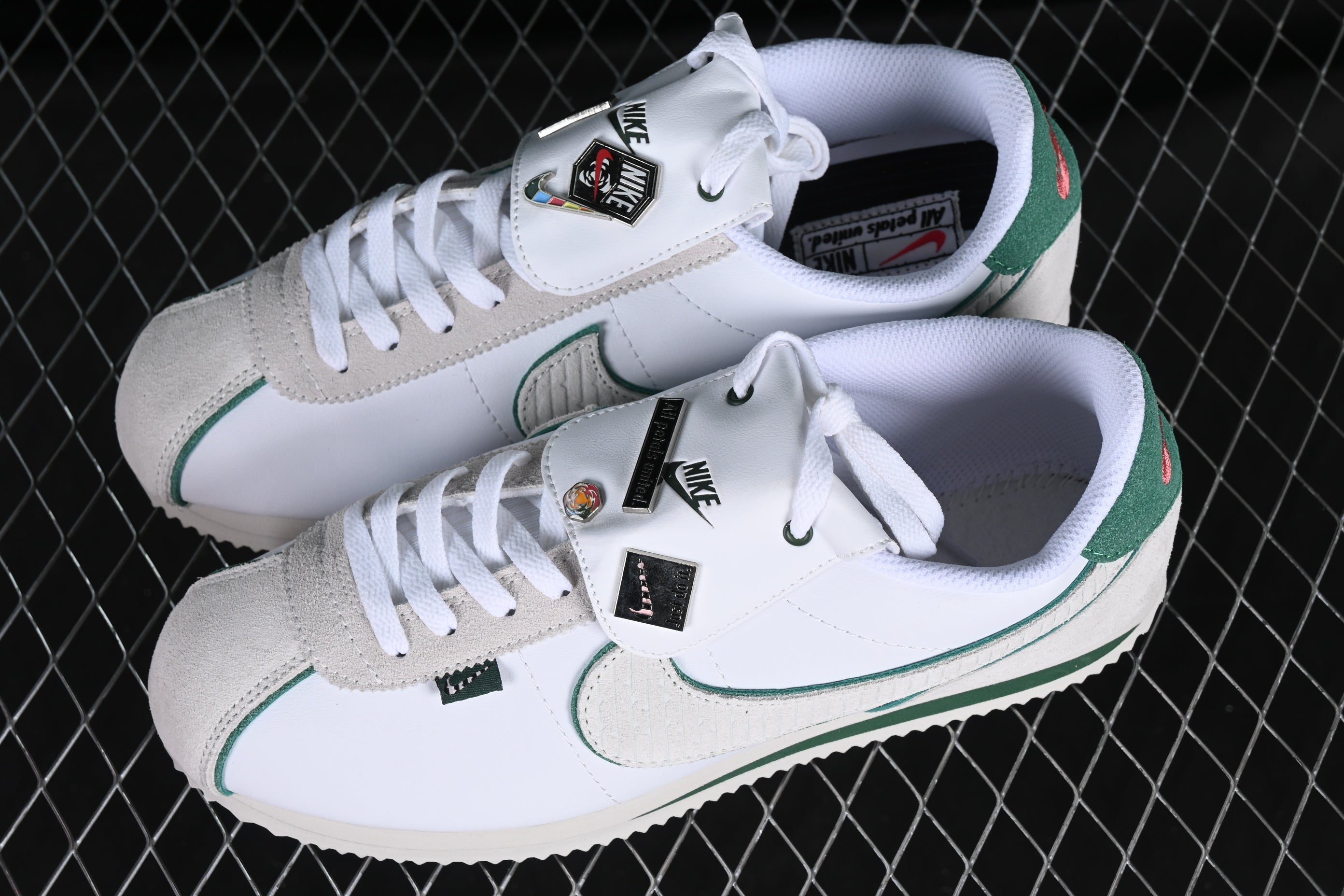 NikeUnisex Cortez - All Petals United