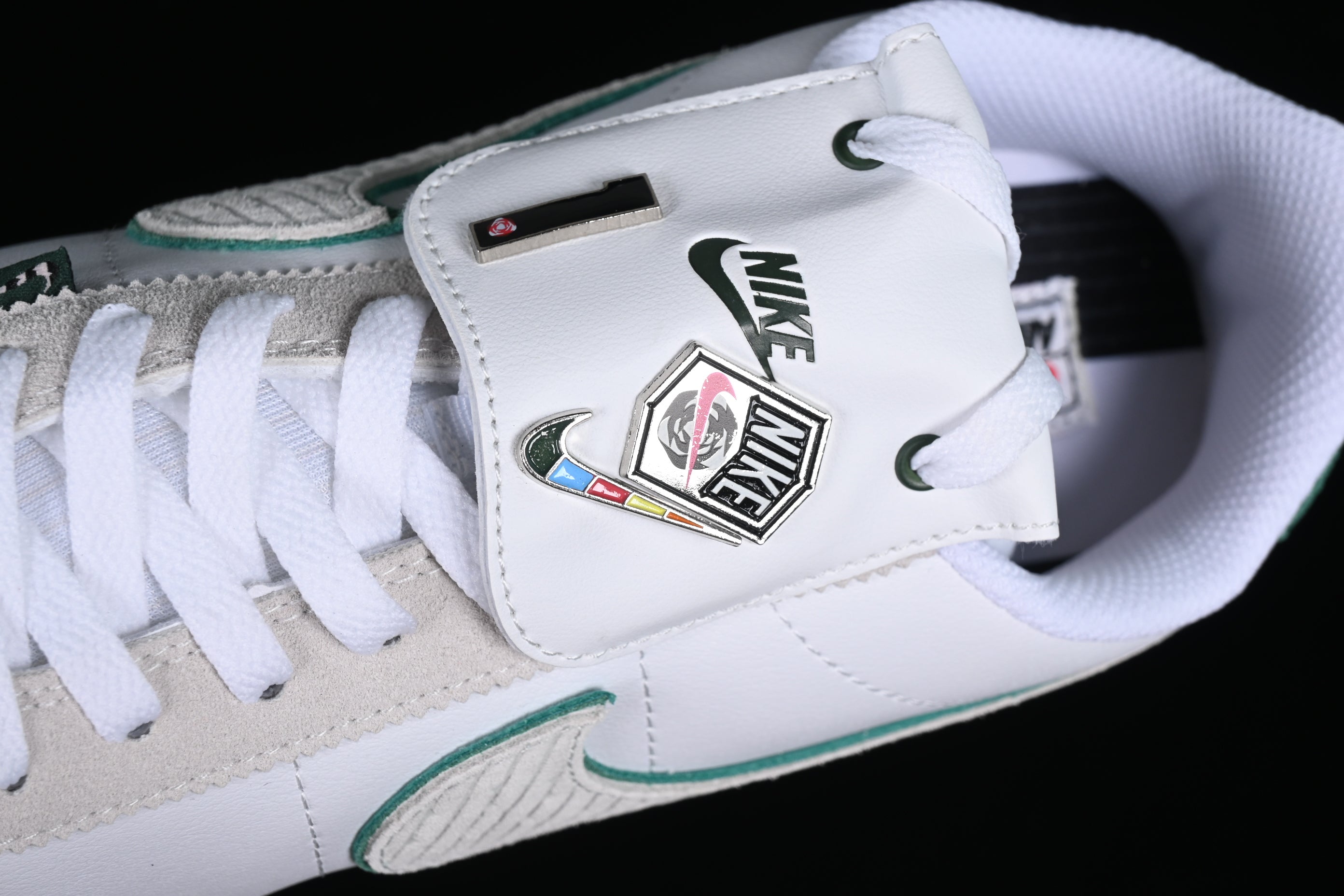 NikeUnisex Cortez - All Petals United