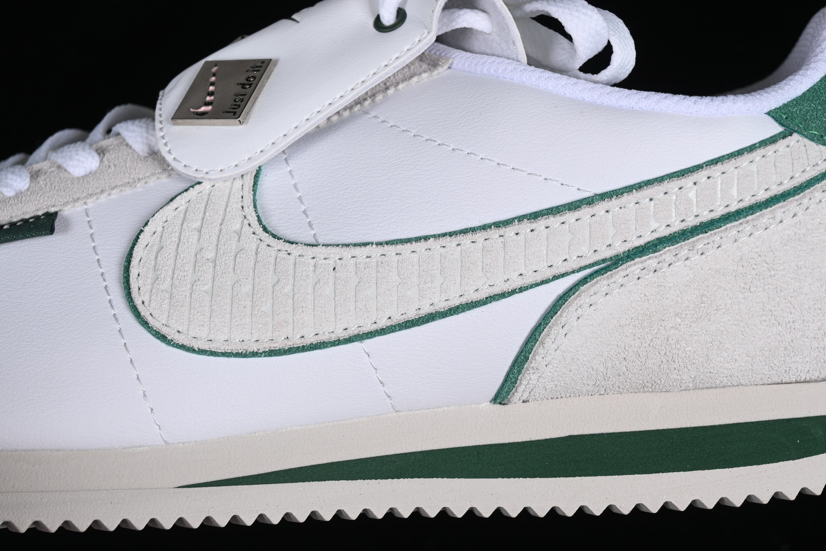 NikeUnisex Cortez - All Petals United