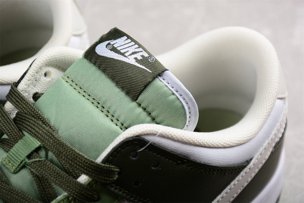NikeUnisex Dunk Low - Oil Green