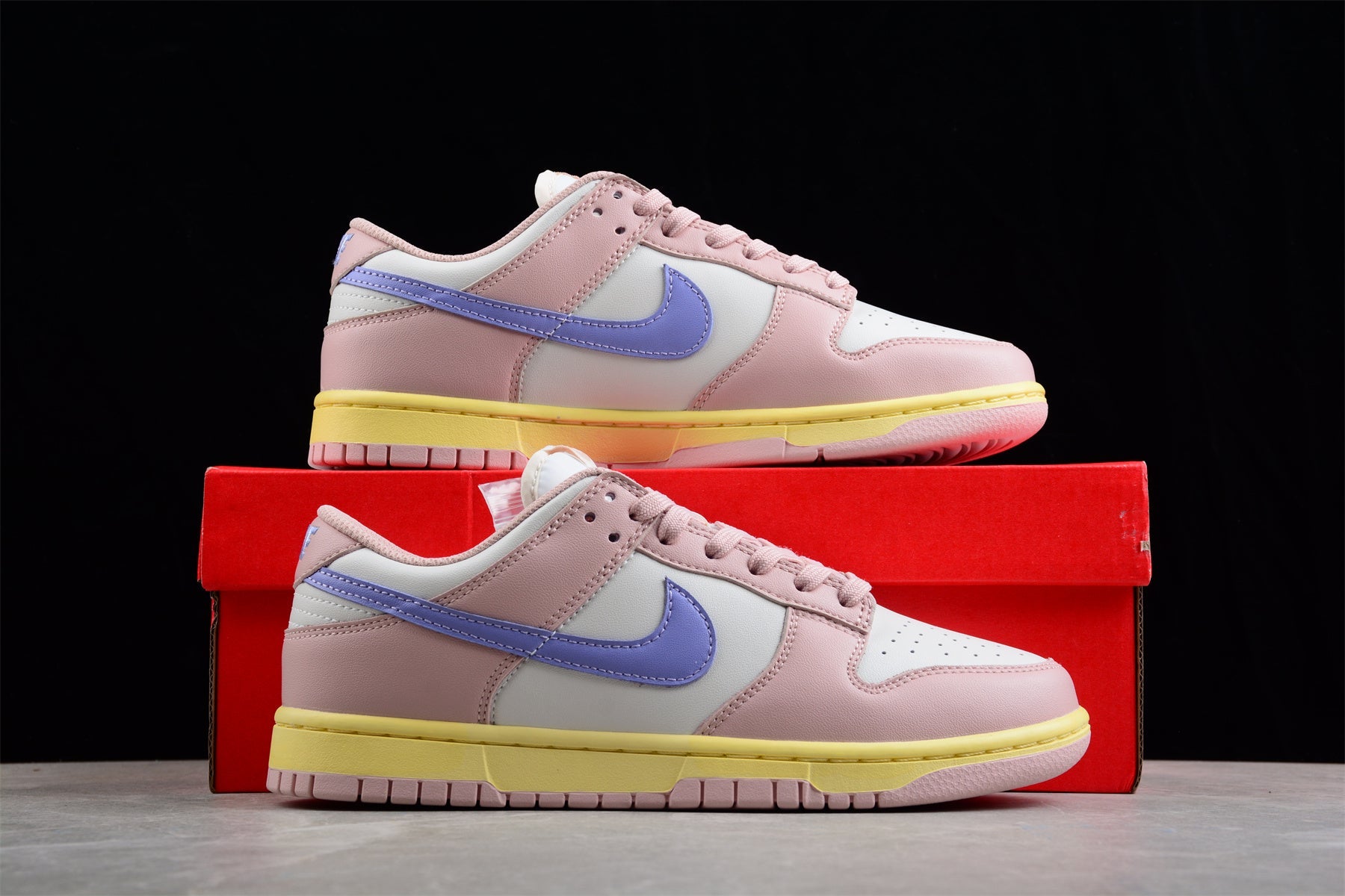 NikeWMNS Dunk Low - Classic Versatile