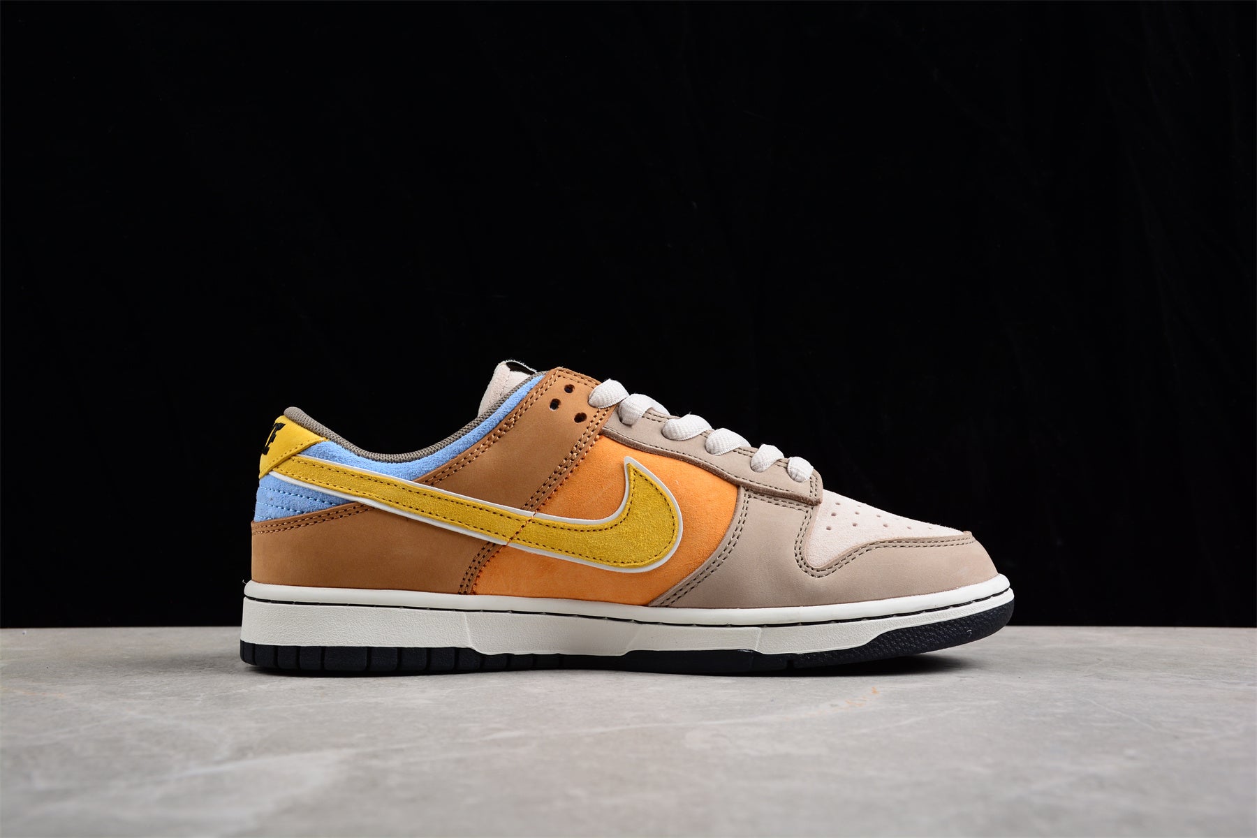 Otomo Katsuhiro x NikeSB Dunk Low - Brown/Gold