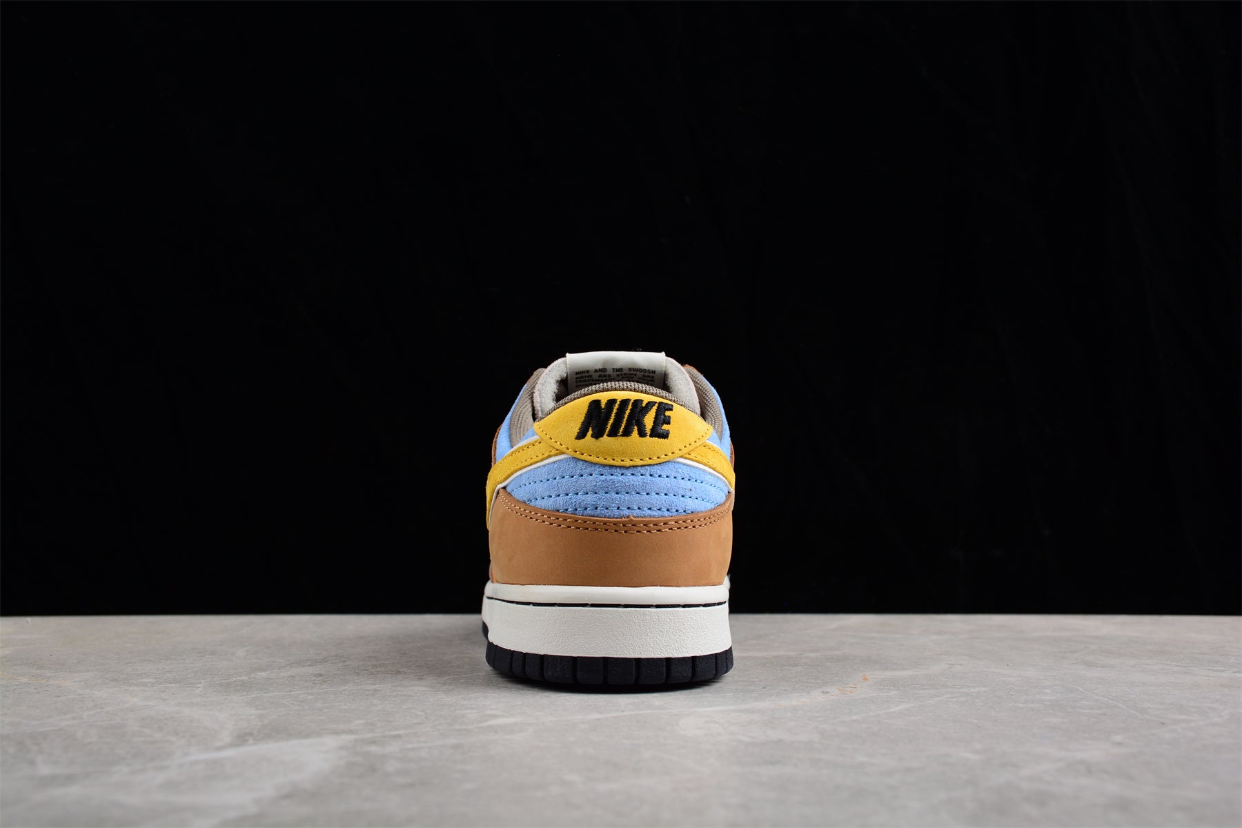 Otomo Katsuhiro x NikeSB Dunk Low - Brown/Gold
