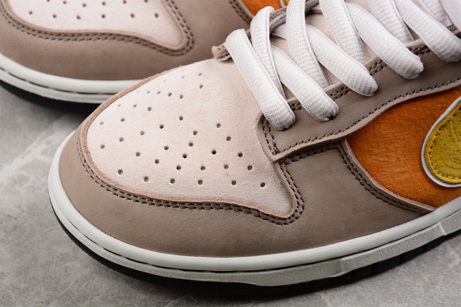 Otomo Katsuhiro x NikeSB Dunk Low - Brown/Gold