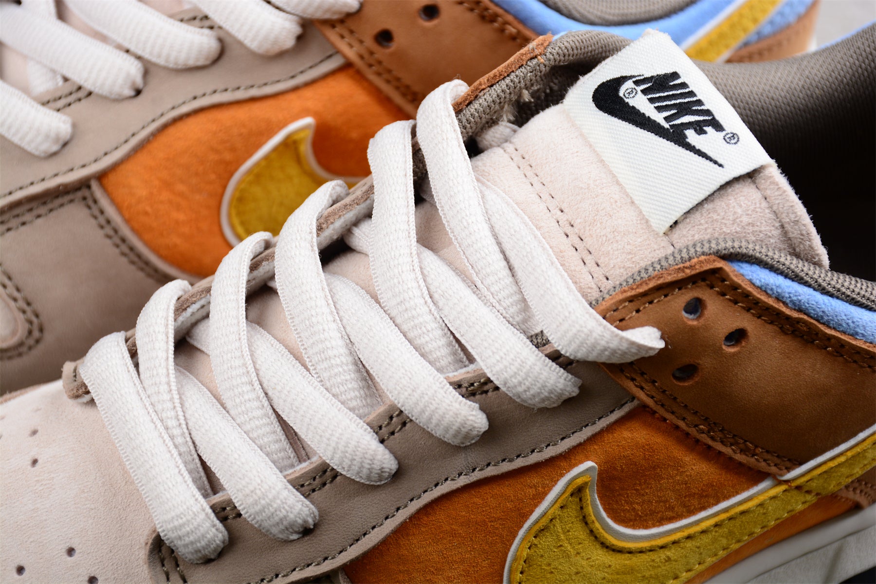 Otomo Katsuhiro x NikeSB Dunk Low - Brown/Gold