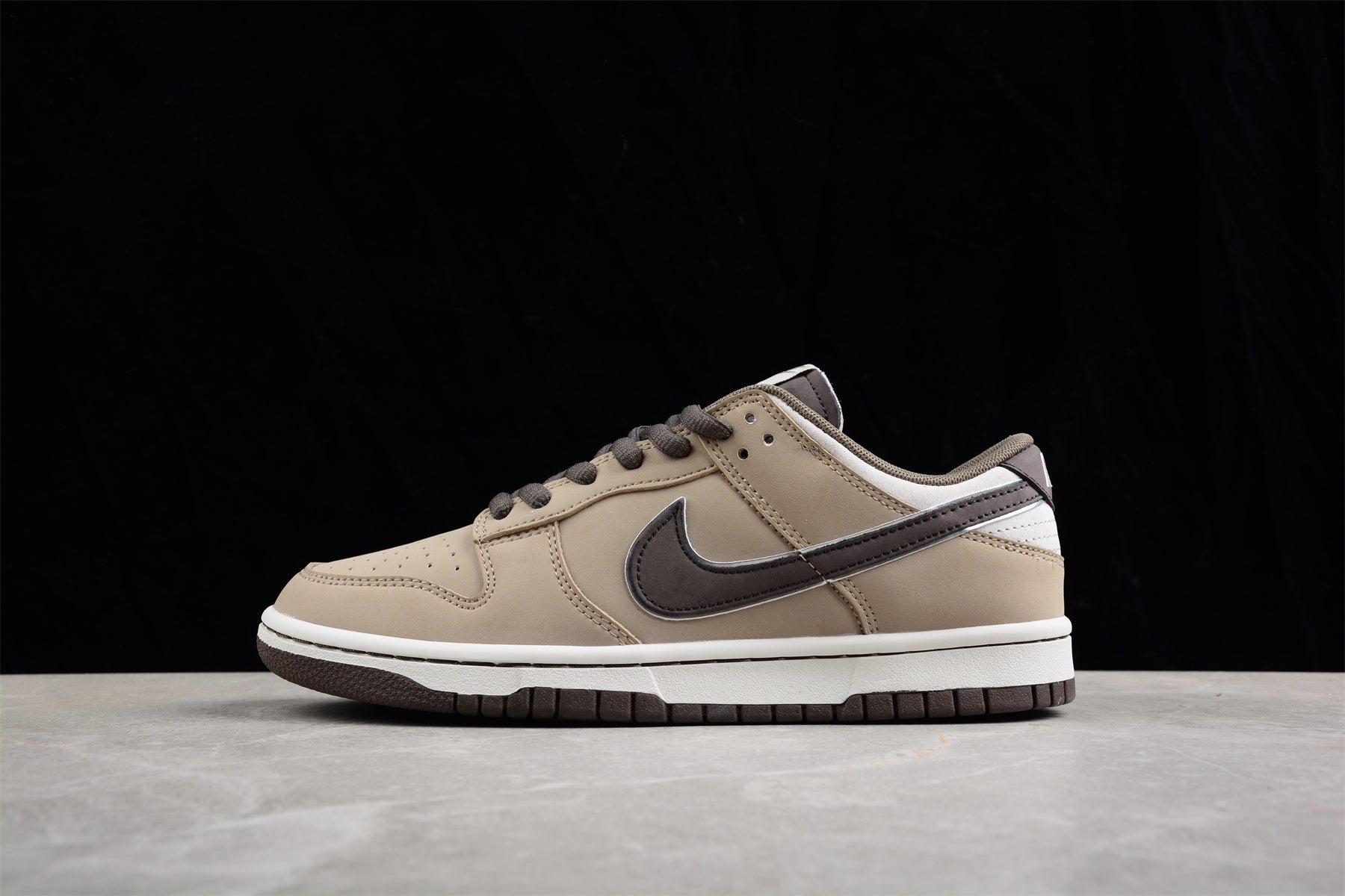 Otomo Katsuhiro x NikeSB Dunk Low - Brown