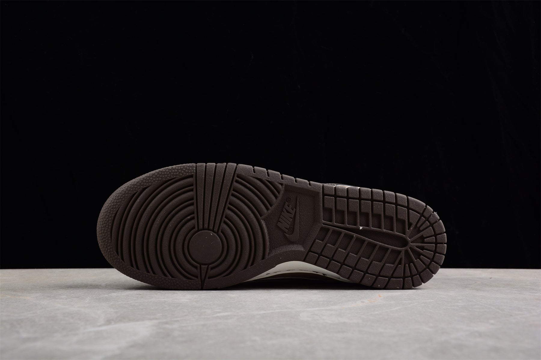 Otomo Katsuhiro x NikeSB Dunk Low - Brown