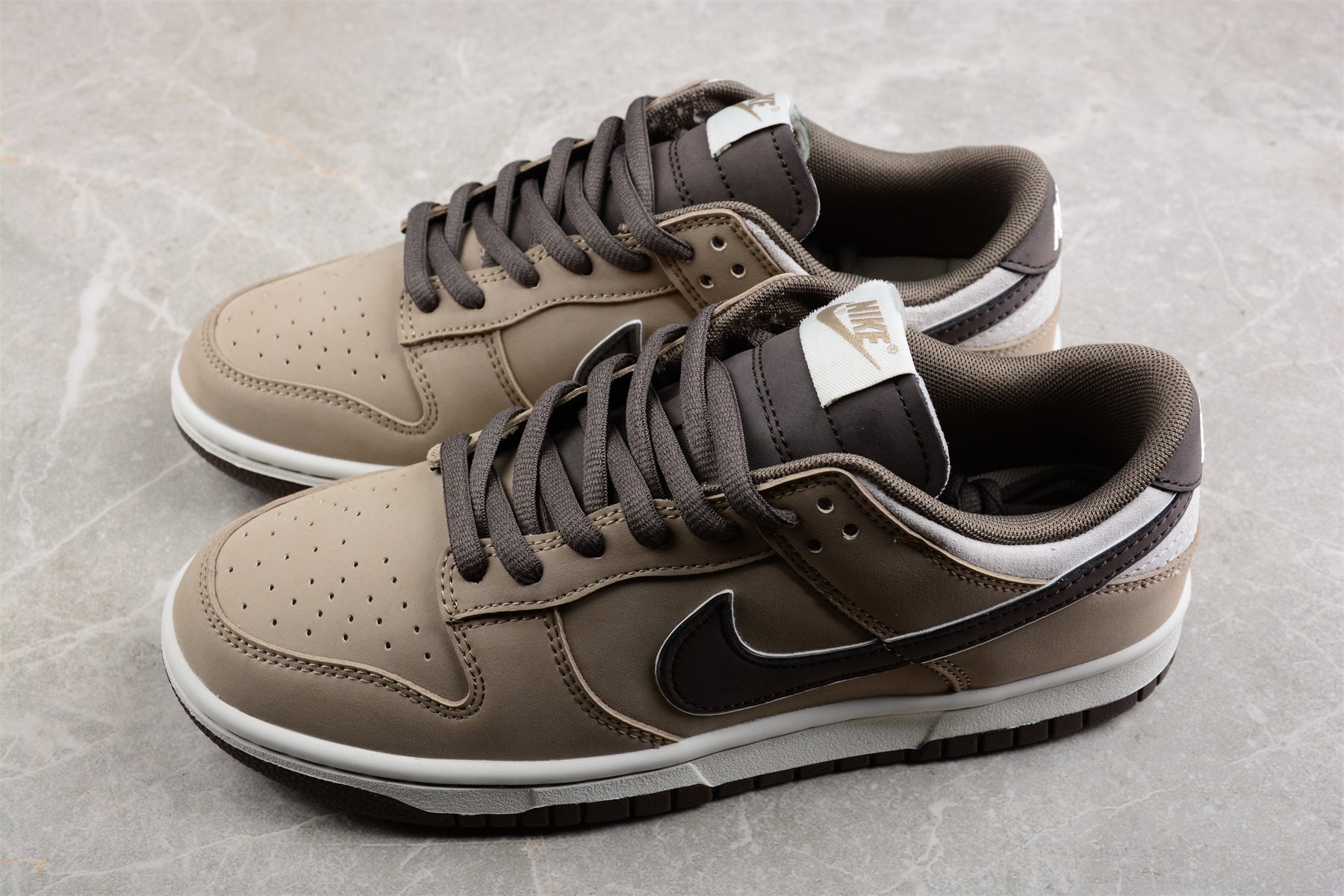 Otomo Katsuhiro x NikeSB Dunk Low - Brown