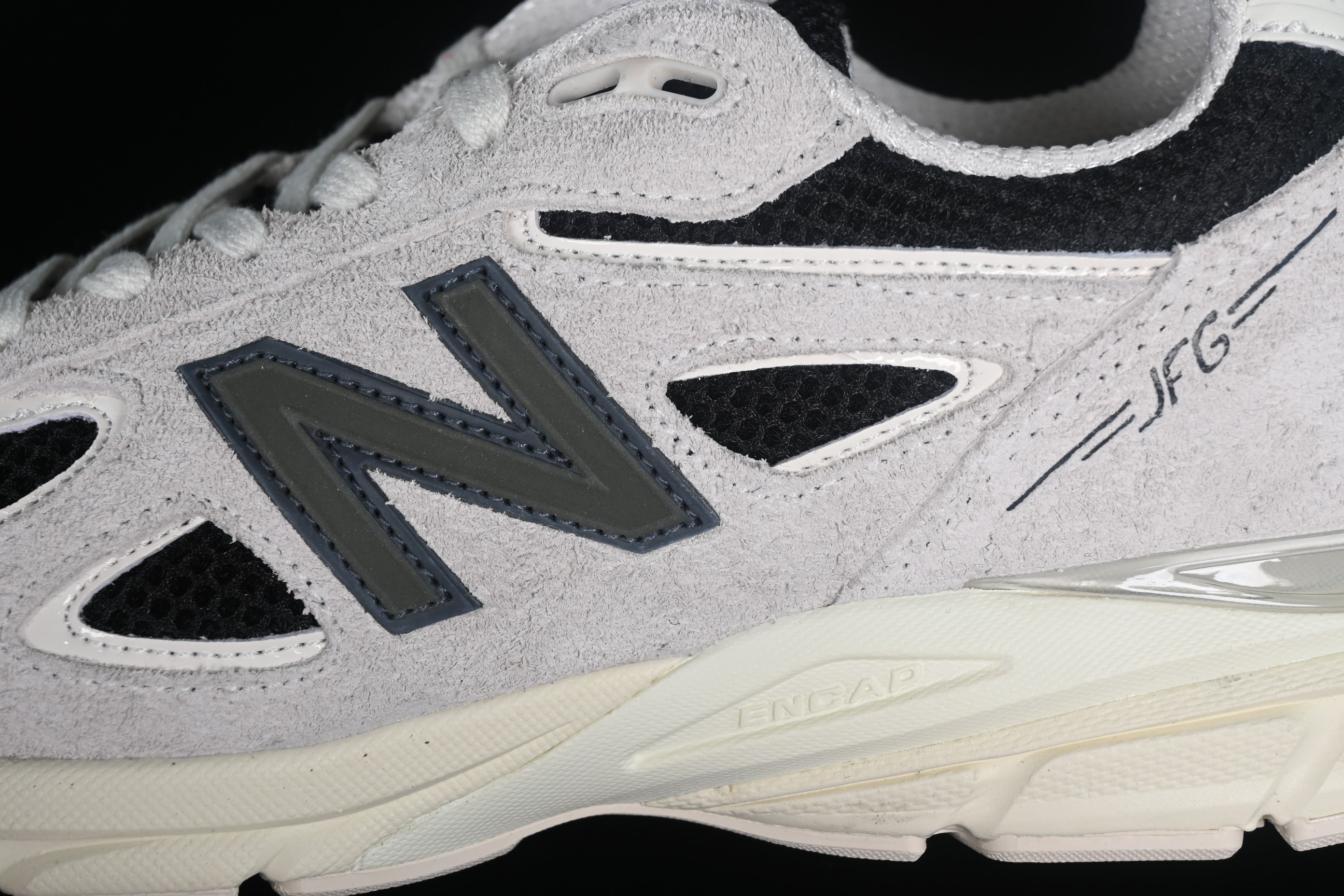 New Balance 990 - Intro