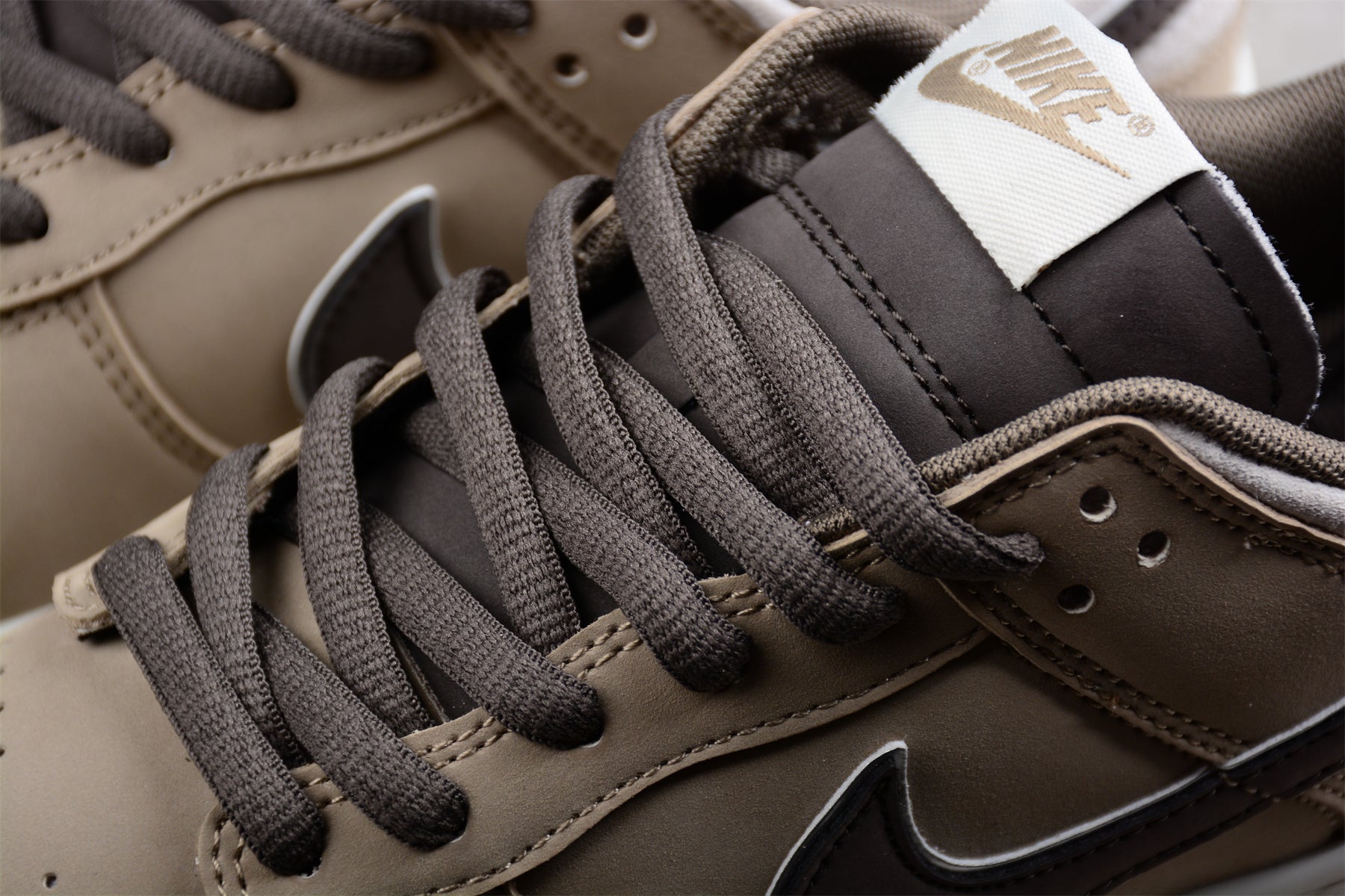 Otomo Katsuhiro x NikeSB Dunk Low - Brown