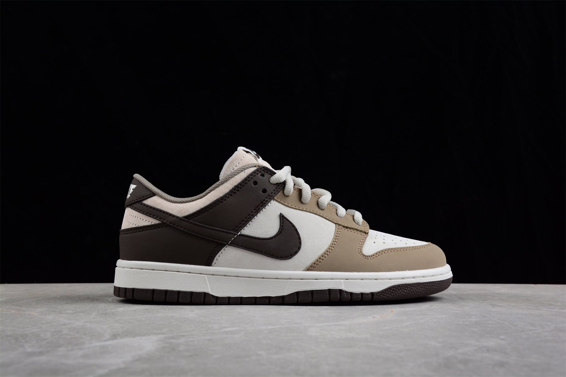 Otomo Katsuhiro x NikeSB Dunk Low - White/Brown