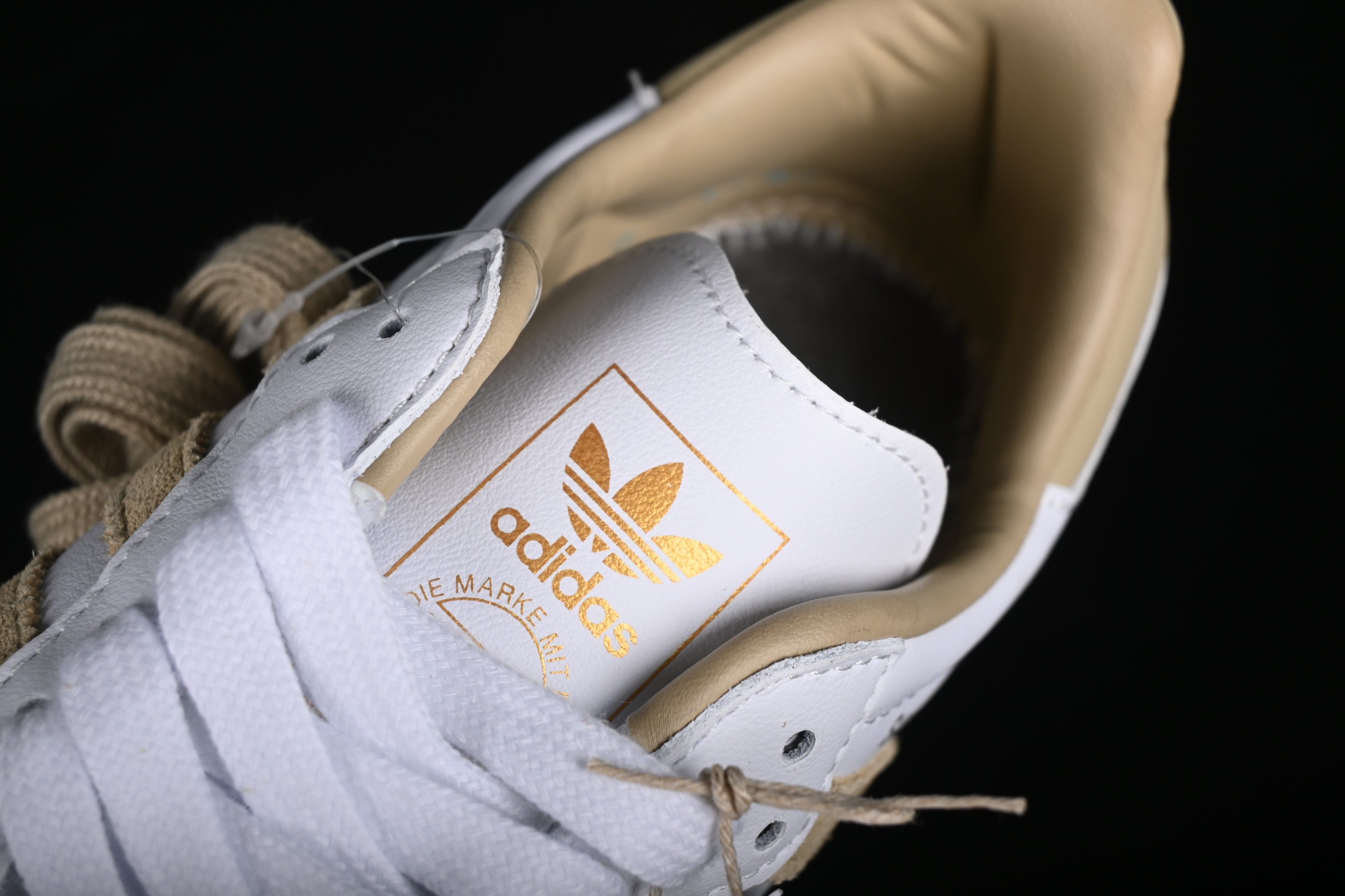 adidasUnisex Samba - Cream/White