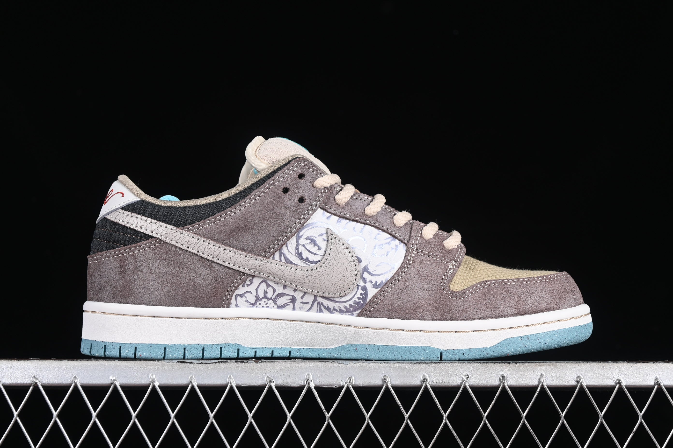 NikeMens SB Dunk Low - Big Money Savings