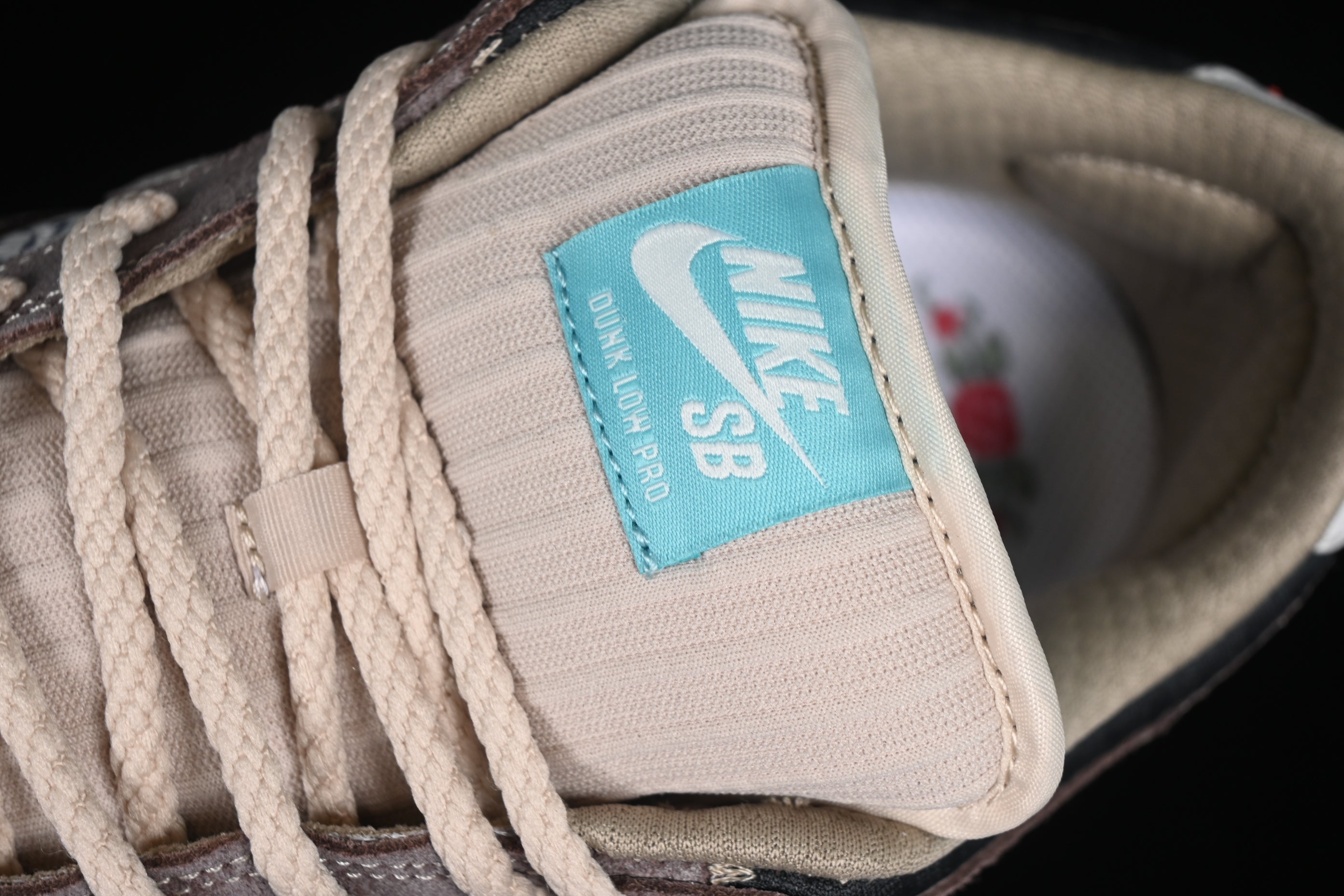 NikeMens SB Dunk Low - Big Money Savings