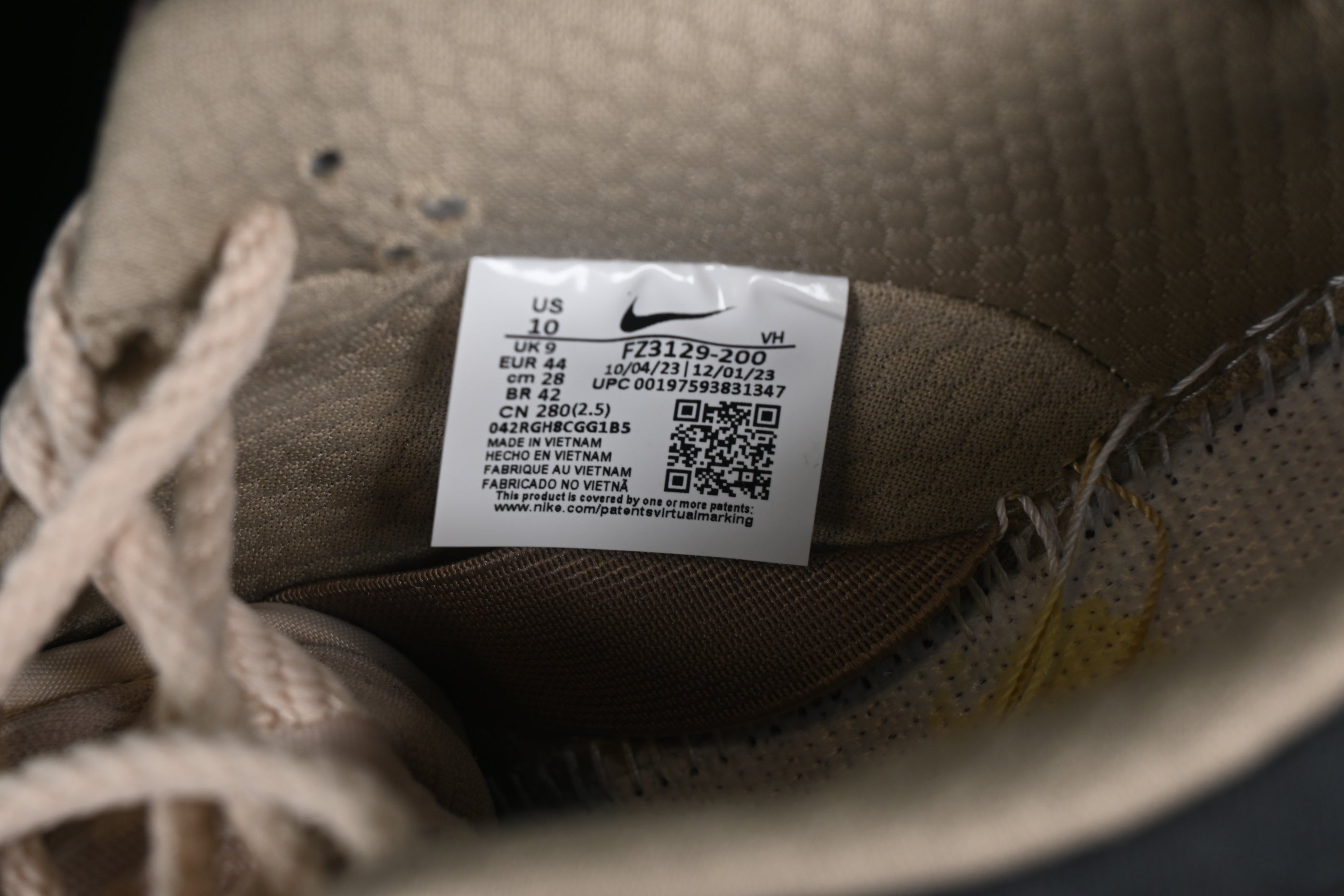NikeMens SB Dunk Low - Big Money Savings