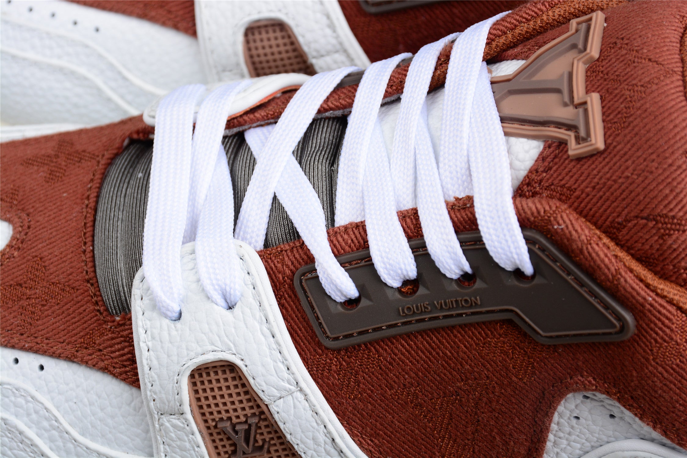 LouisVuitton Trainer Low - Brown