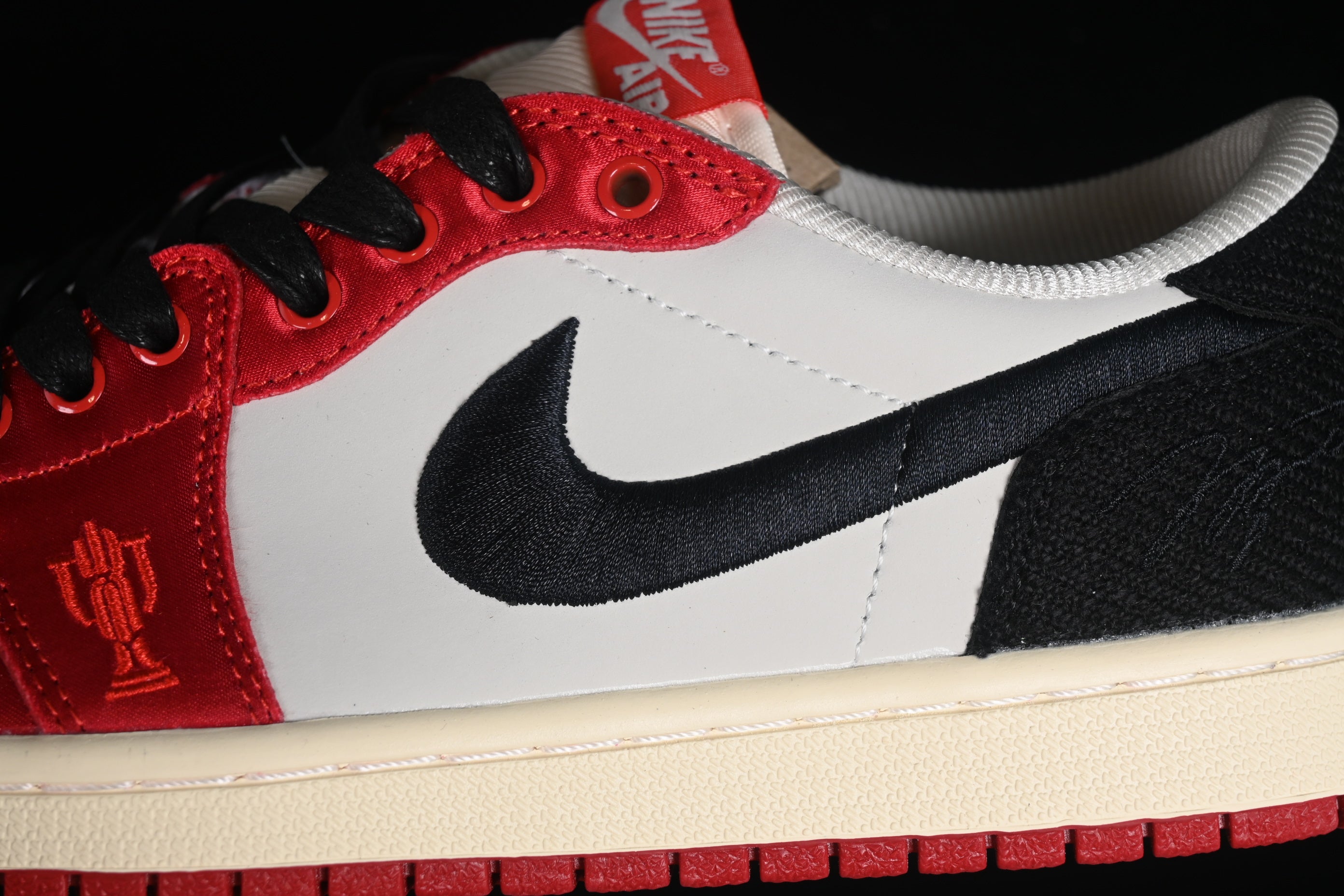 Air Jordan 1 AJ1 Low x Trophy Room - Varsity Red