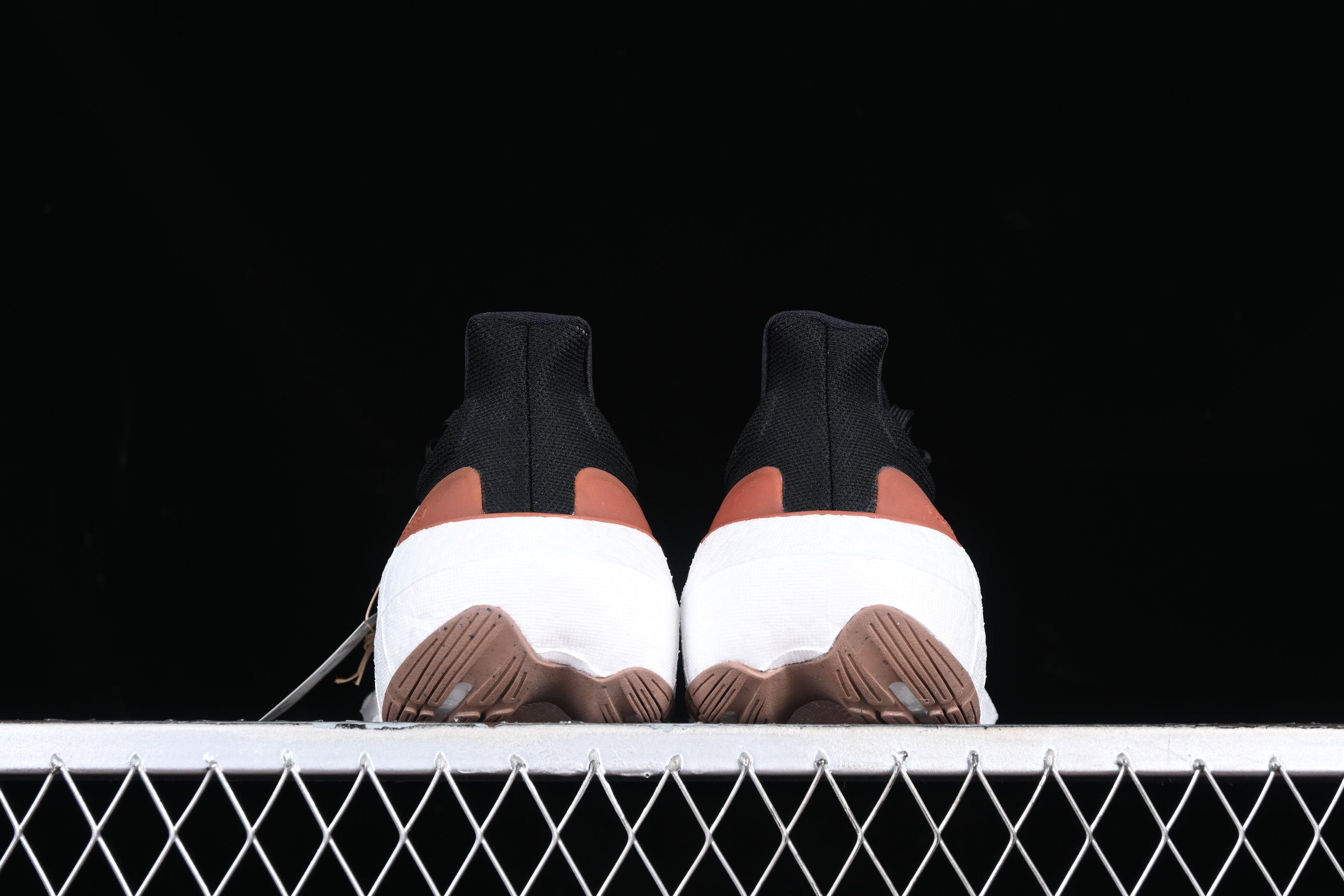 adidasMens Ultra Boost 23 - Light