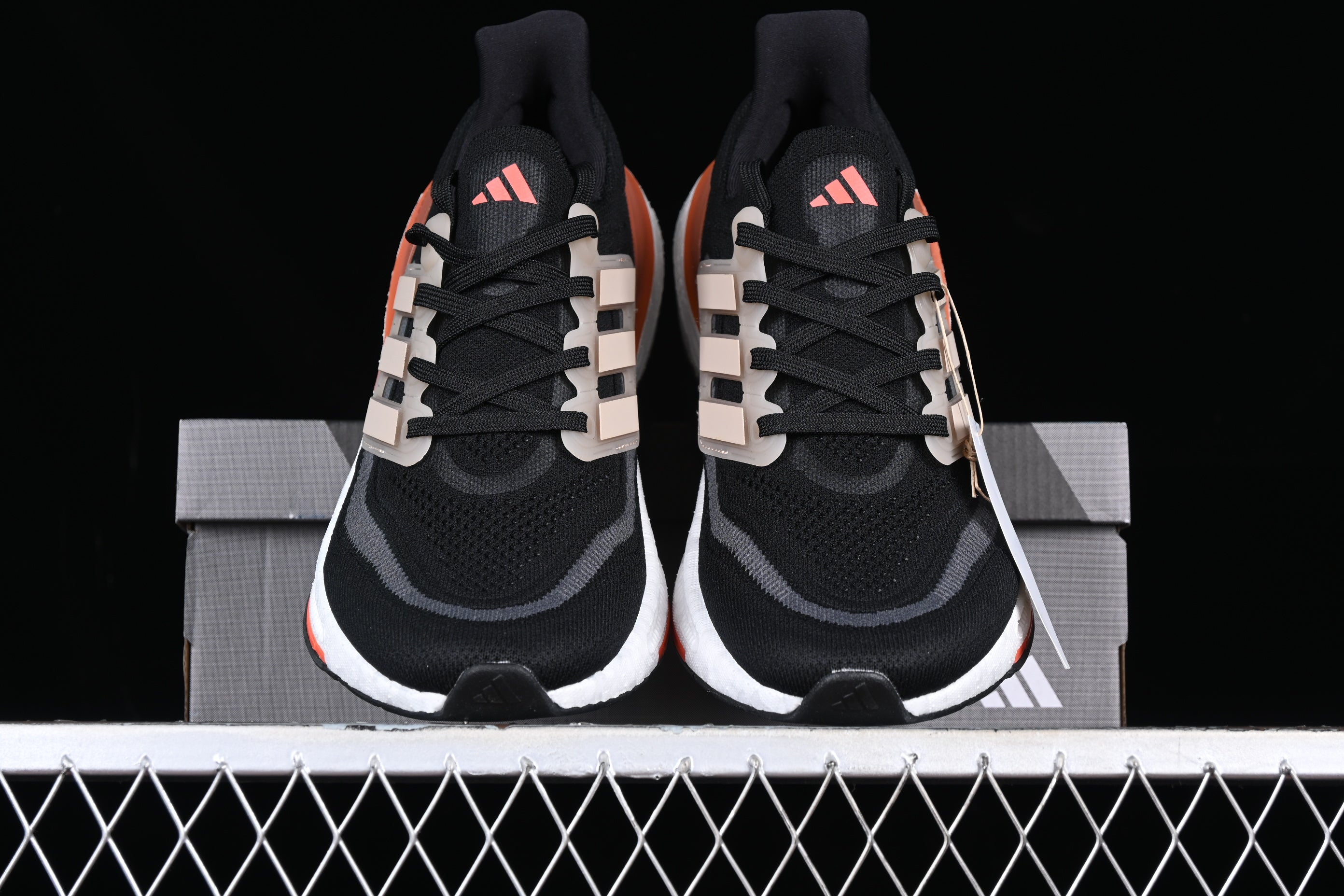 adidasMens Ultra Boost 23 - Light