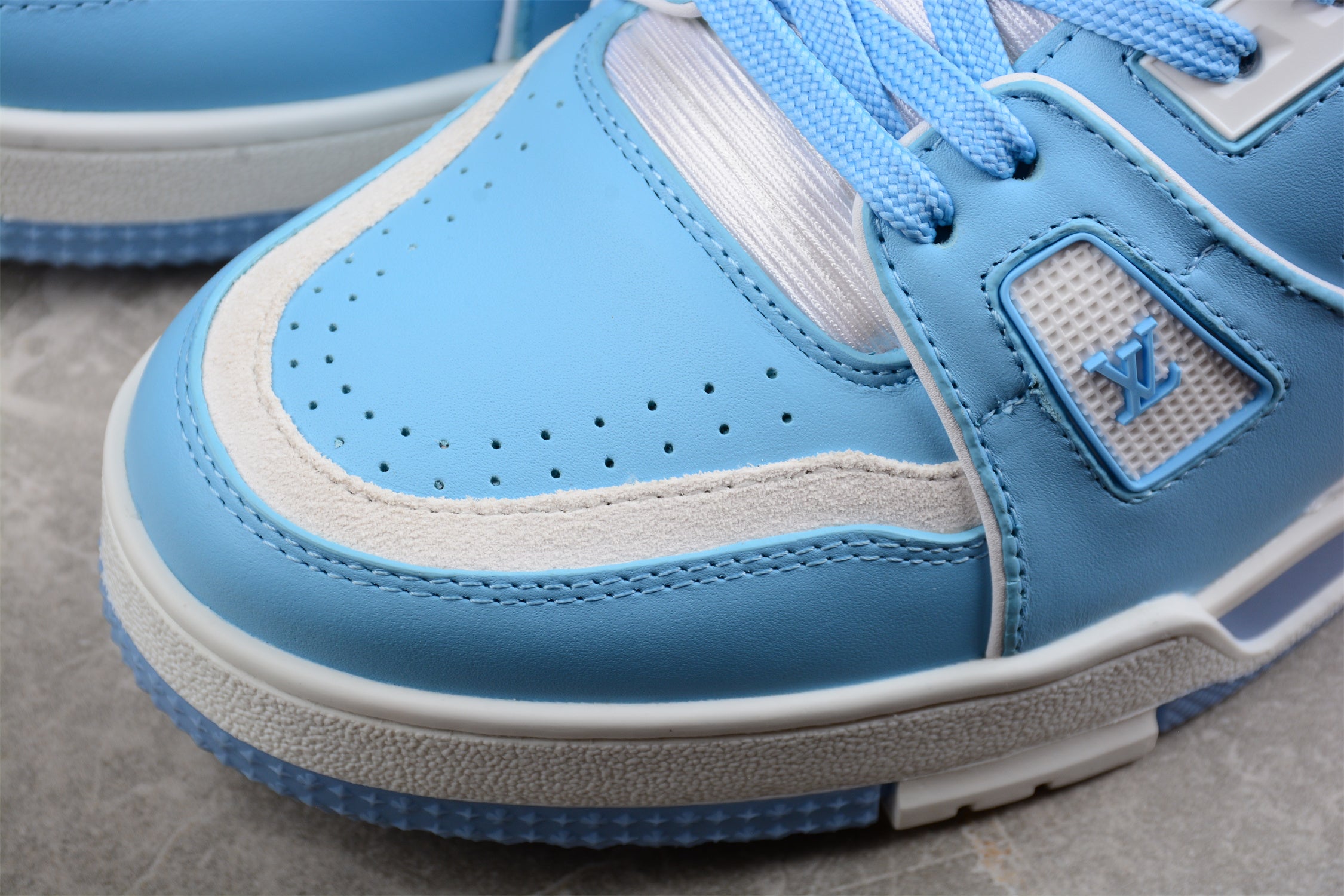 LouisVuitton Trainer - White/Blue