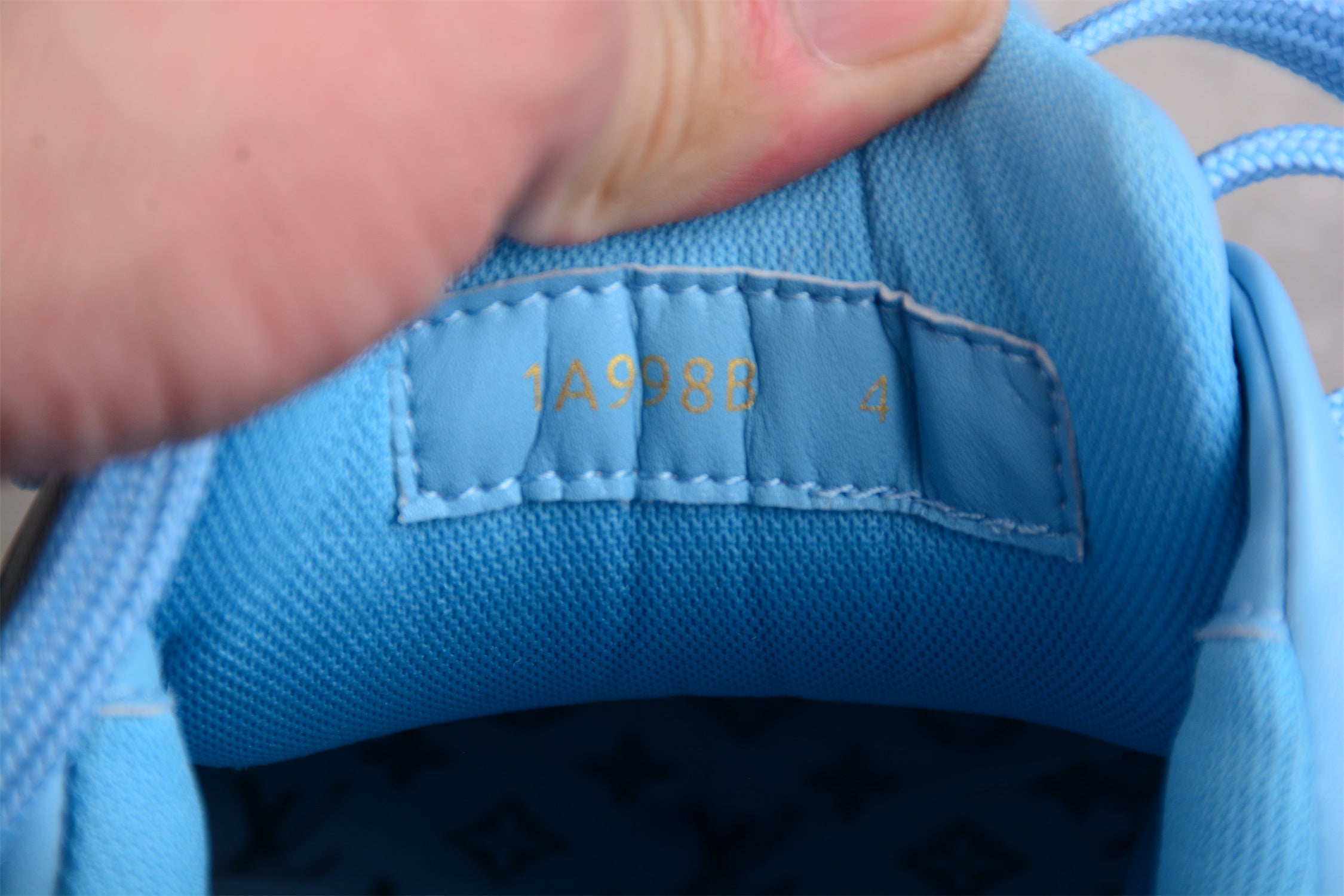 LouisVuitton Trainer - White/Blue
