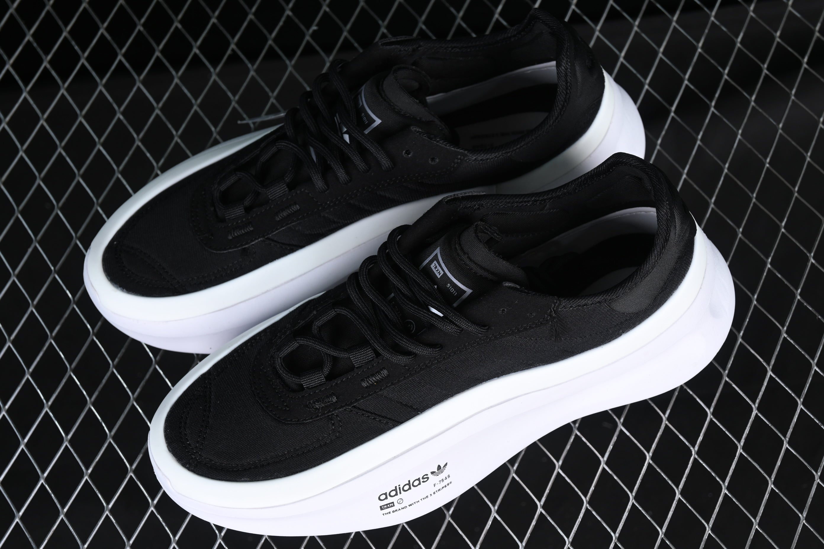adidasUnisex Adifom - Trxn