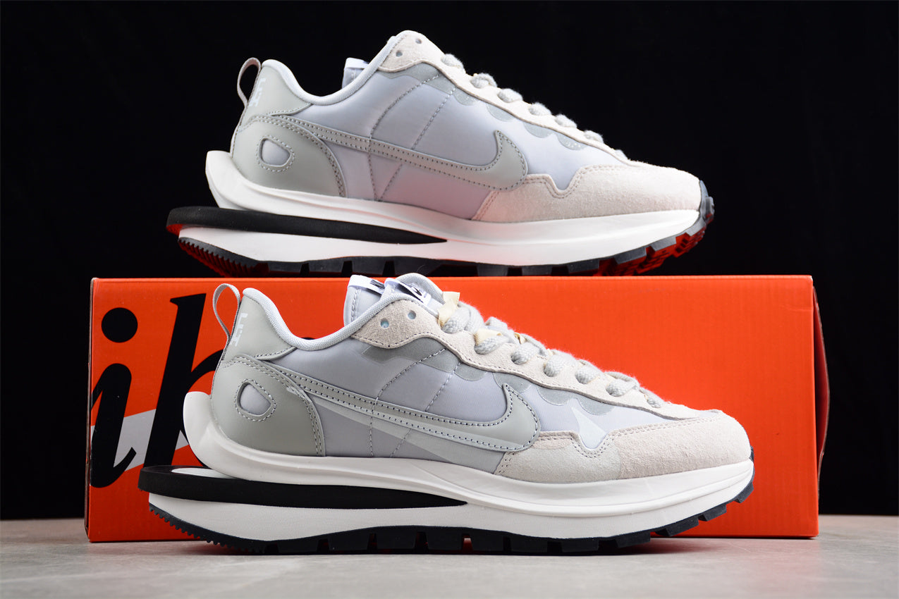 Sacai x NikeMens VaporWaffle 3 0 - Grey/Silver