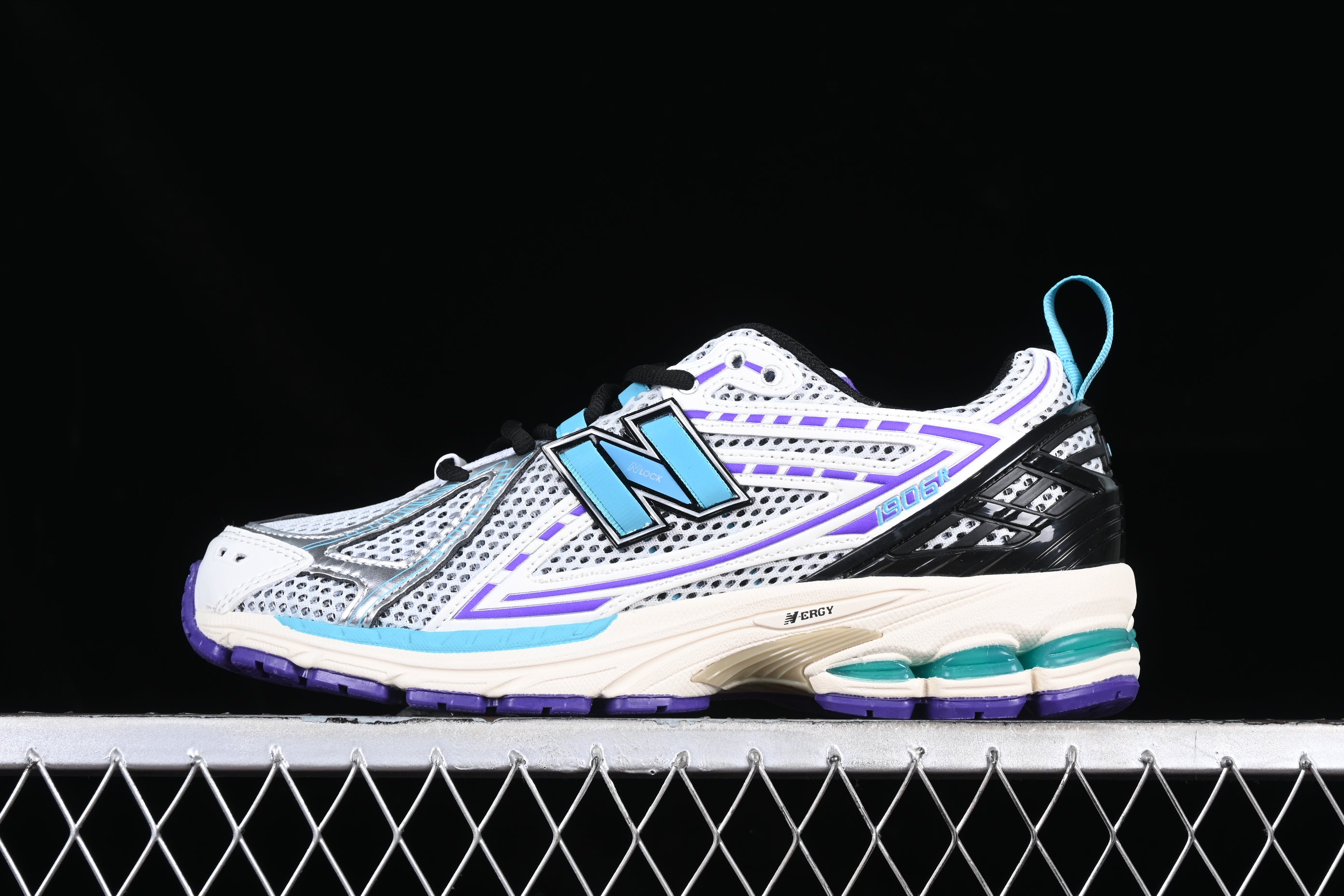 New Balance 1906R - Hornets