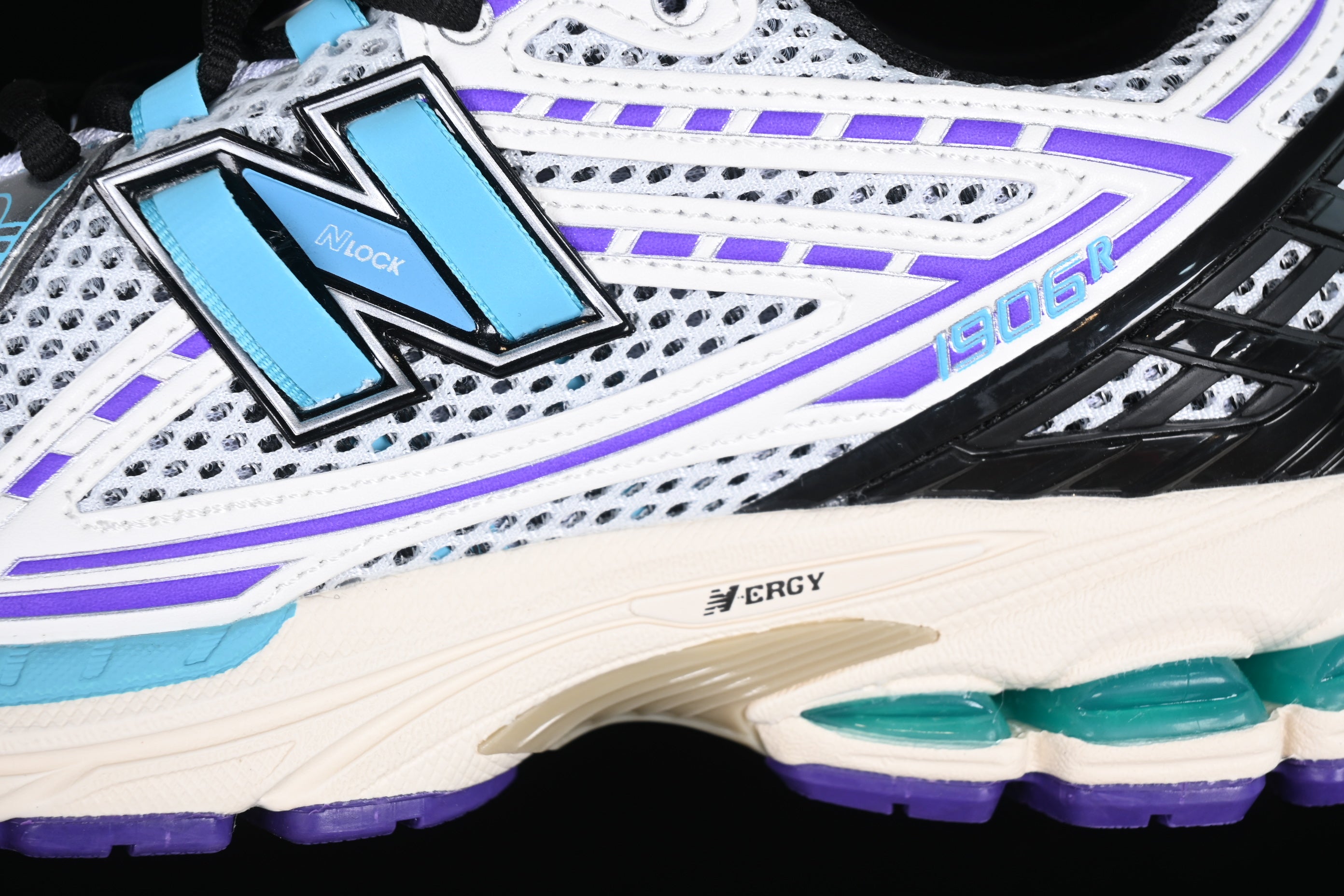 New Balance 1906R - Hornets