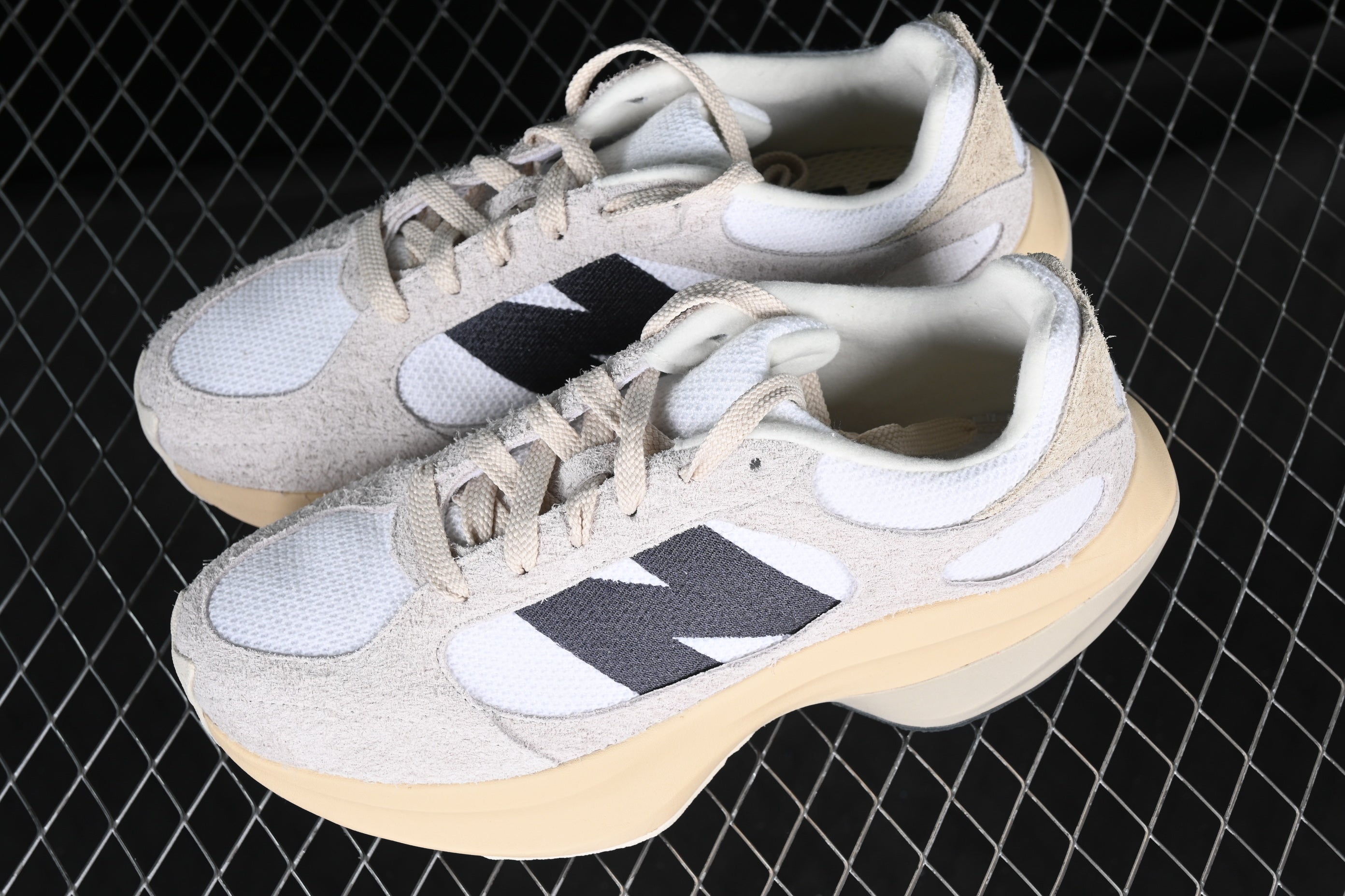 WMNS New Balance Warped - Sea Salt