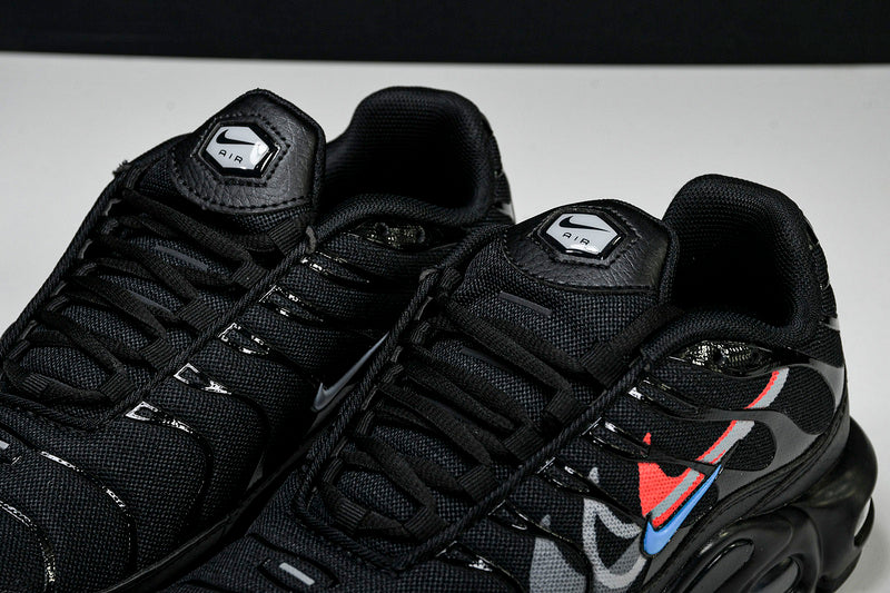 NikeUnisex Air Max Plus Multi Swoosh - Black