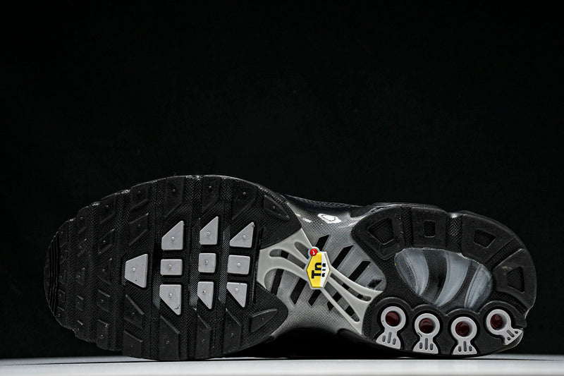 NikeUnisex Air Max Plus Multi Swoosh - Black