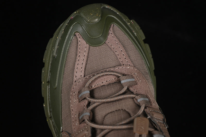 NikeUnisex Zoom Vomero 5 Roam - Brown Medium Olive