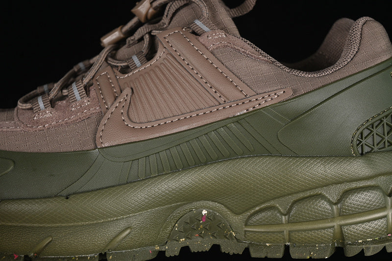 NikeUnisex Zoom Vomero 5 Roam - Brown Medium Olive