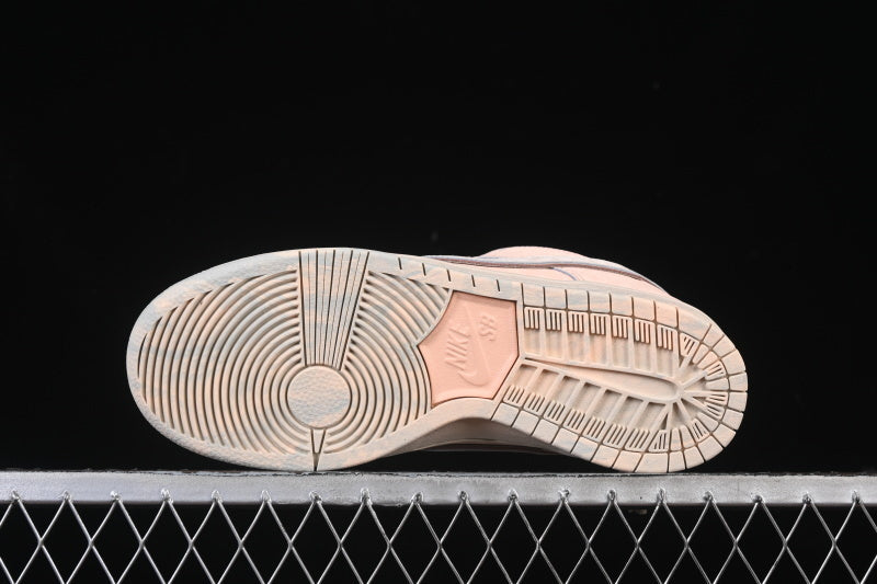 NikeUnisex SB Dunk Low - Trocadéro Gardens